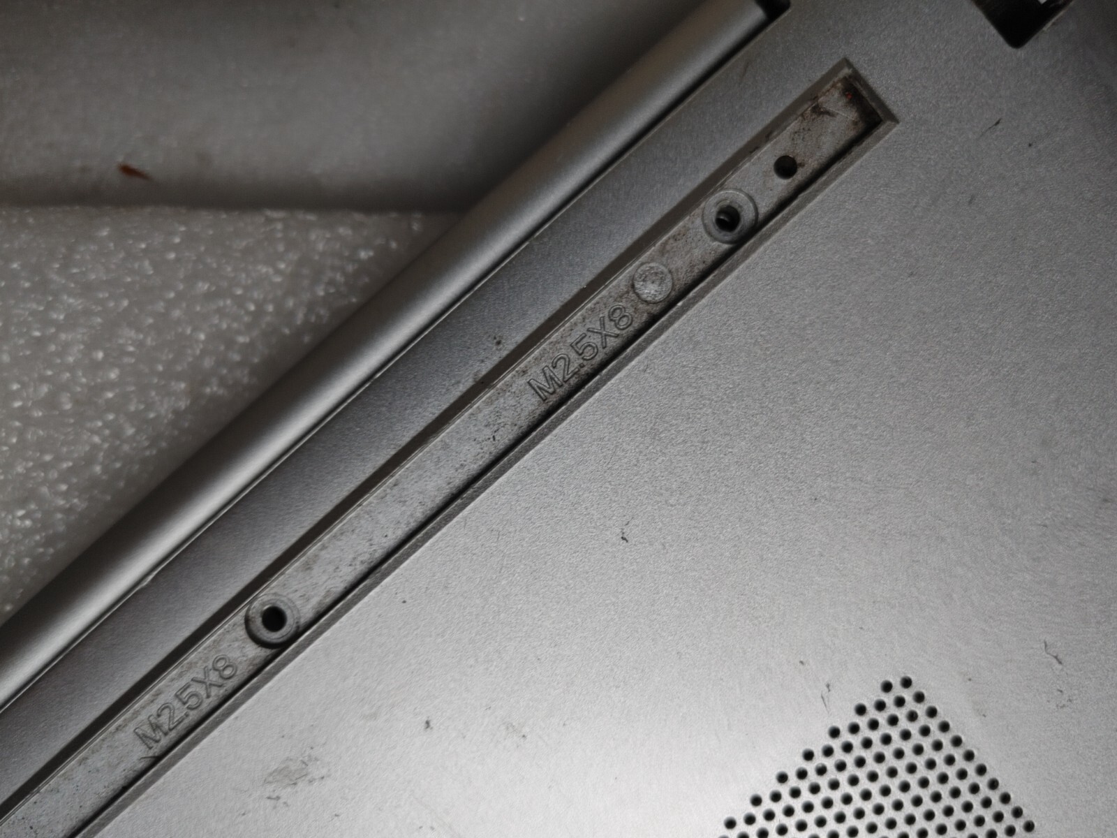 HP AMD Ryzen 3 3250U with Redeon Graphics @ 2.60GHz, 4GB RAM , NO HD FOR PARTS