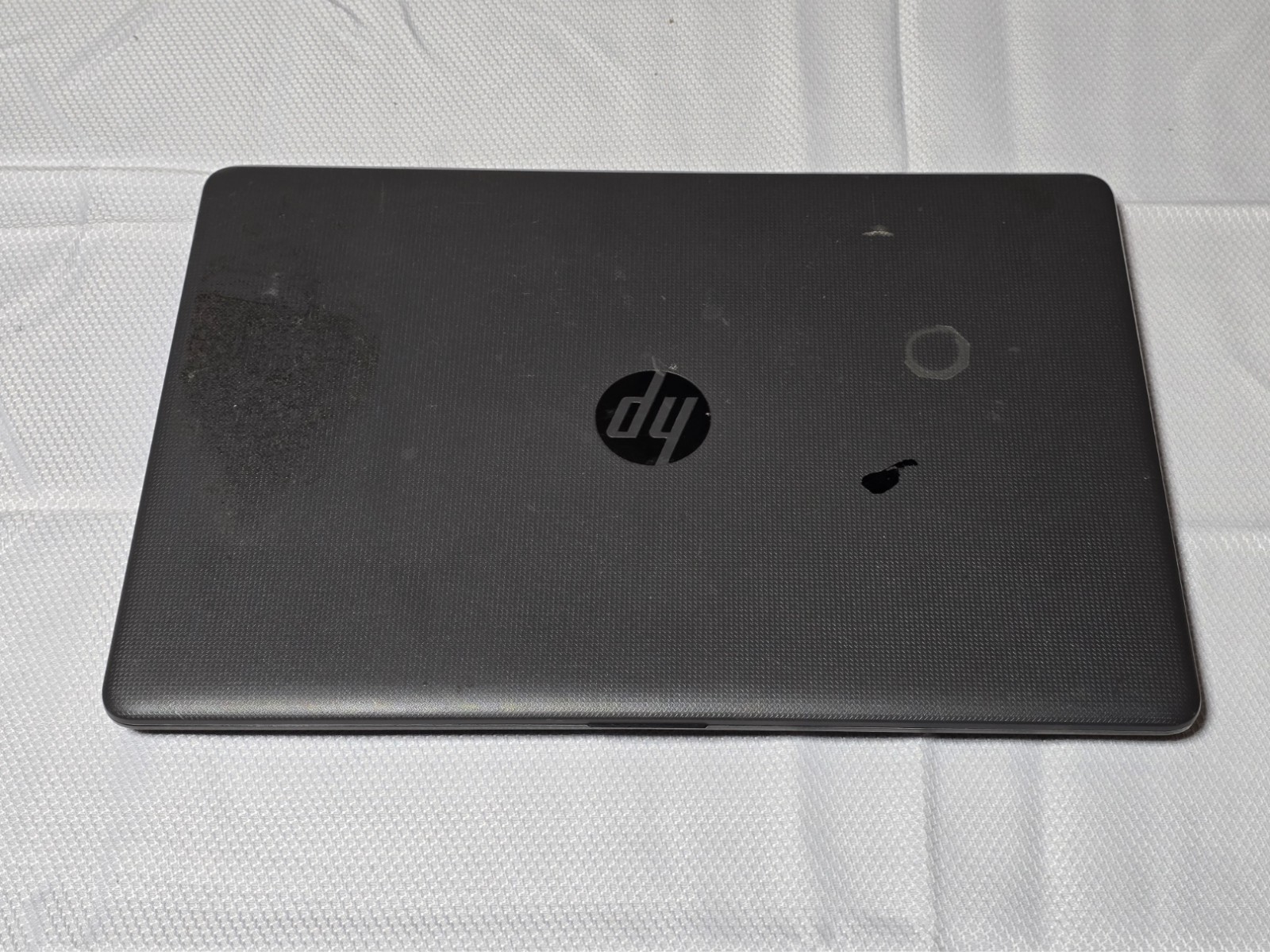 HP 255 G6 15.6 inch Boots to bios