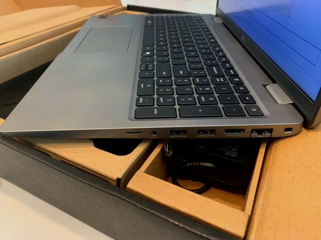 DELL LATITUDE 5550 INTEL CORE ULTRA 7 165H 16GB DDR5 512GB NO OS INSTALLED!!!