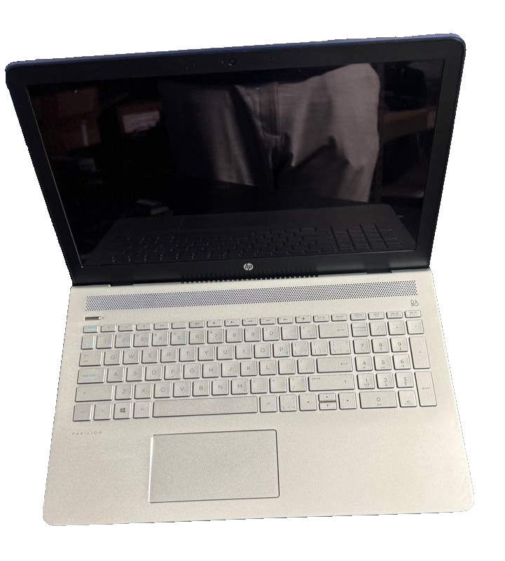 HP Pavilion 15-cc523ca i5-7th gen 16GB RAM 256 SSD win 11 pro