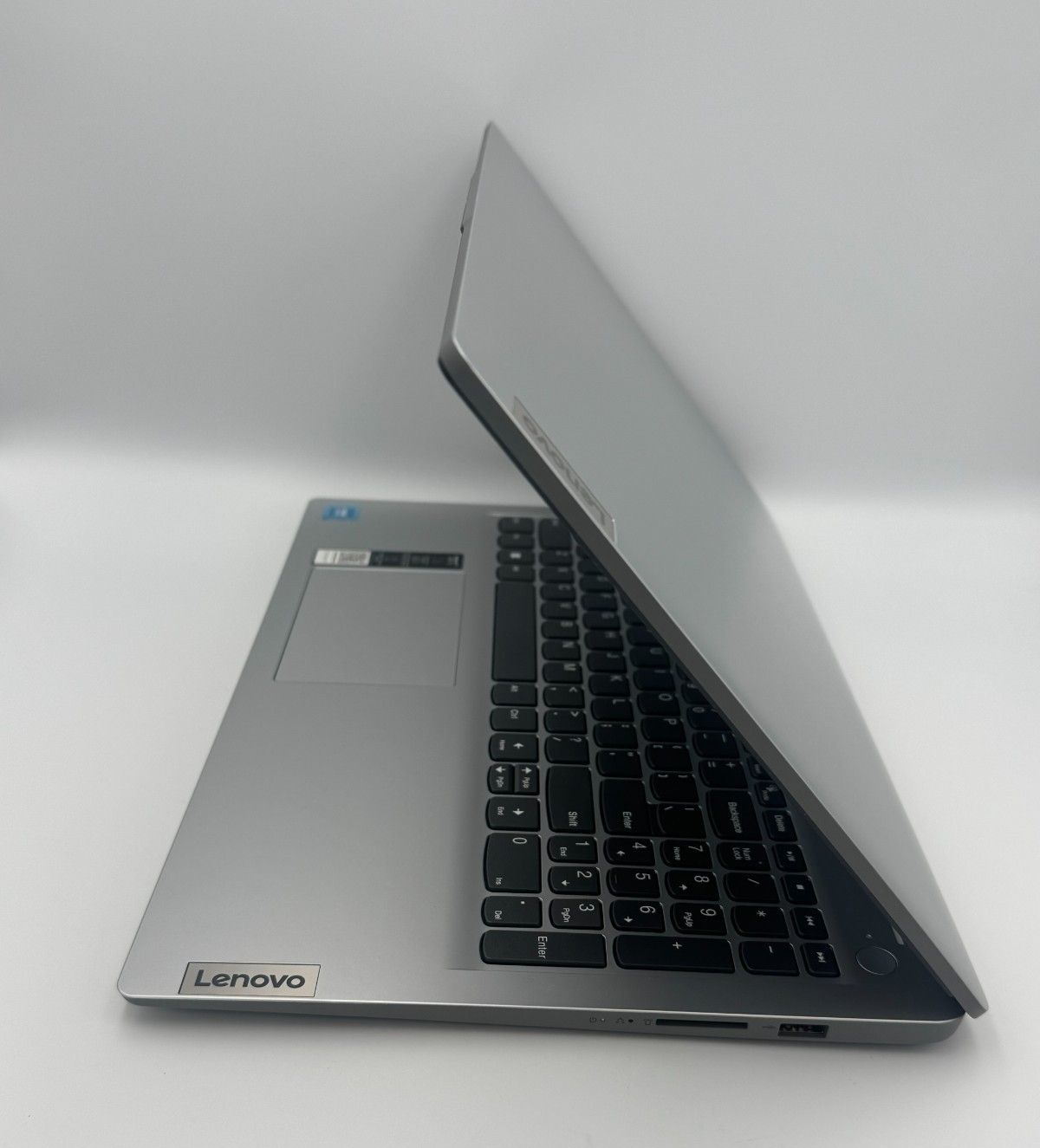 Lenovo IdeaPad 1 15.6″ Cloud Gray | 15IJL7 | Intel N4500 | 4GB | 128GB eMMC