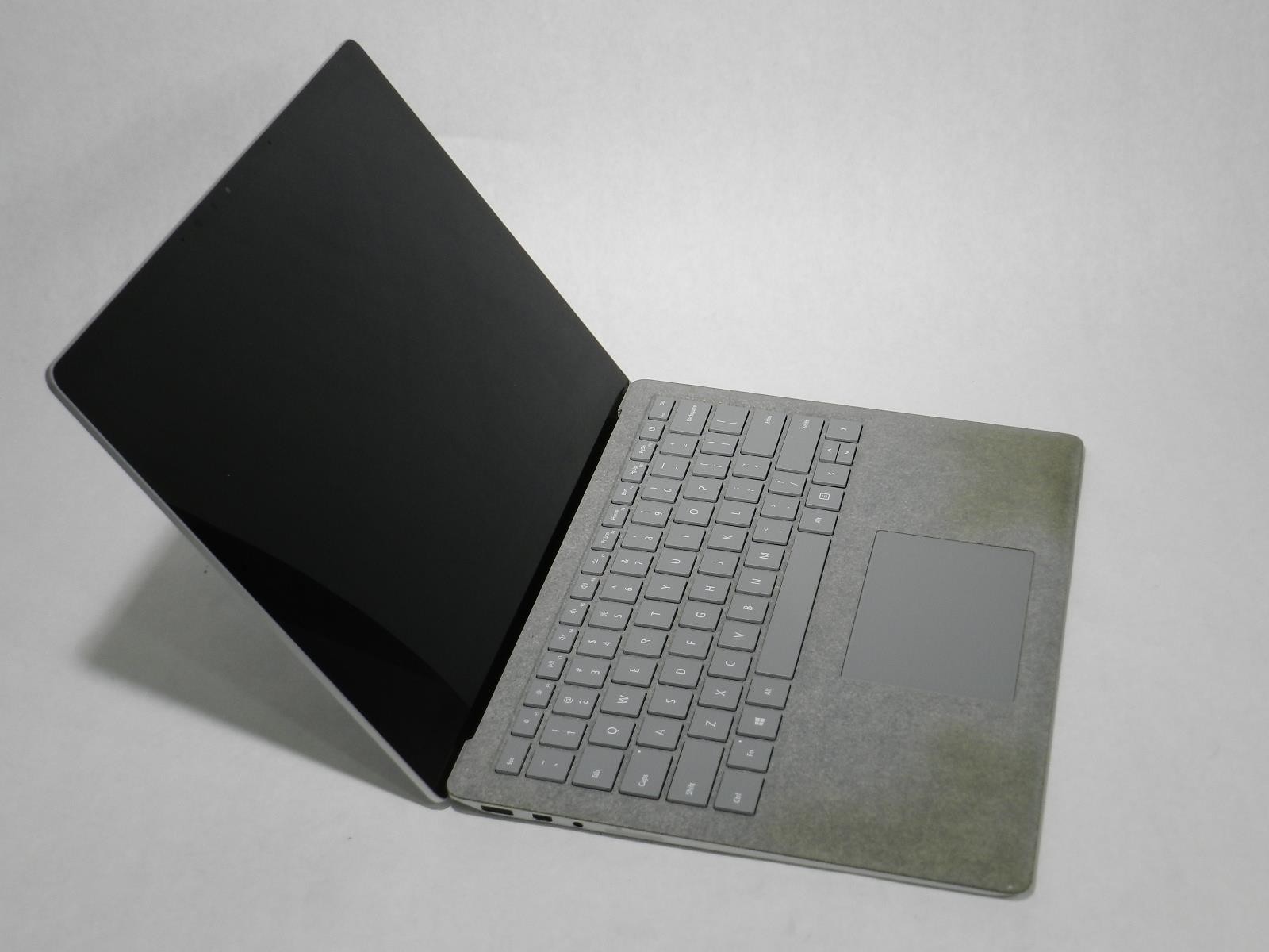 MICROSOFT SURFACE LAPTOP 2 | i5-8350U | 128GB SSD | 8GB | BH: 88% | w/ Dock 1