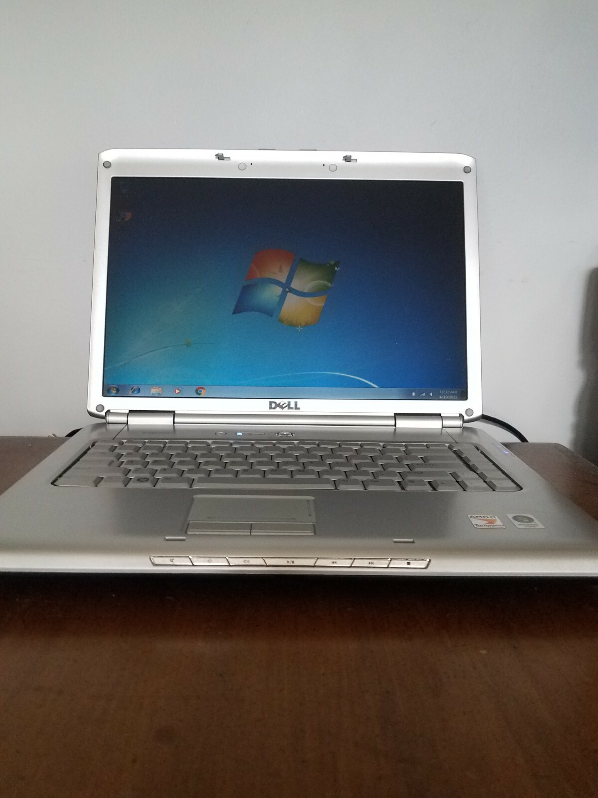 Dell Inspiron 1521 15.6”(AMD Dual-Core @ 1.8GHz ,2GB RAM ,40GB HDD) Win 7