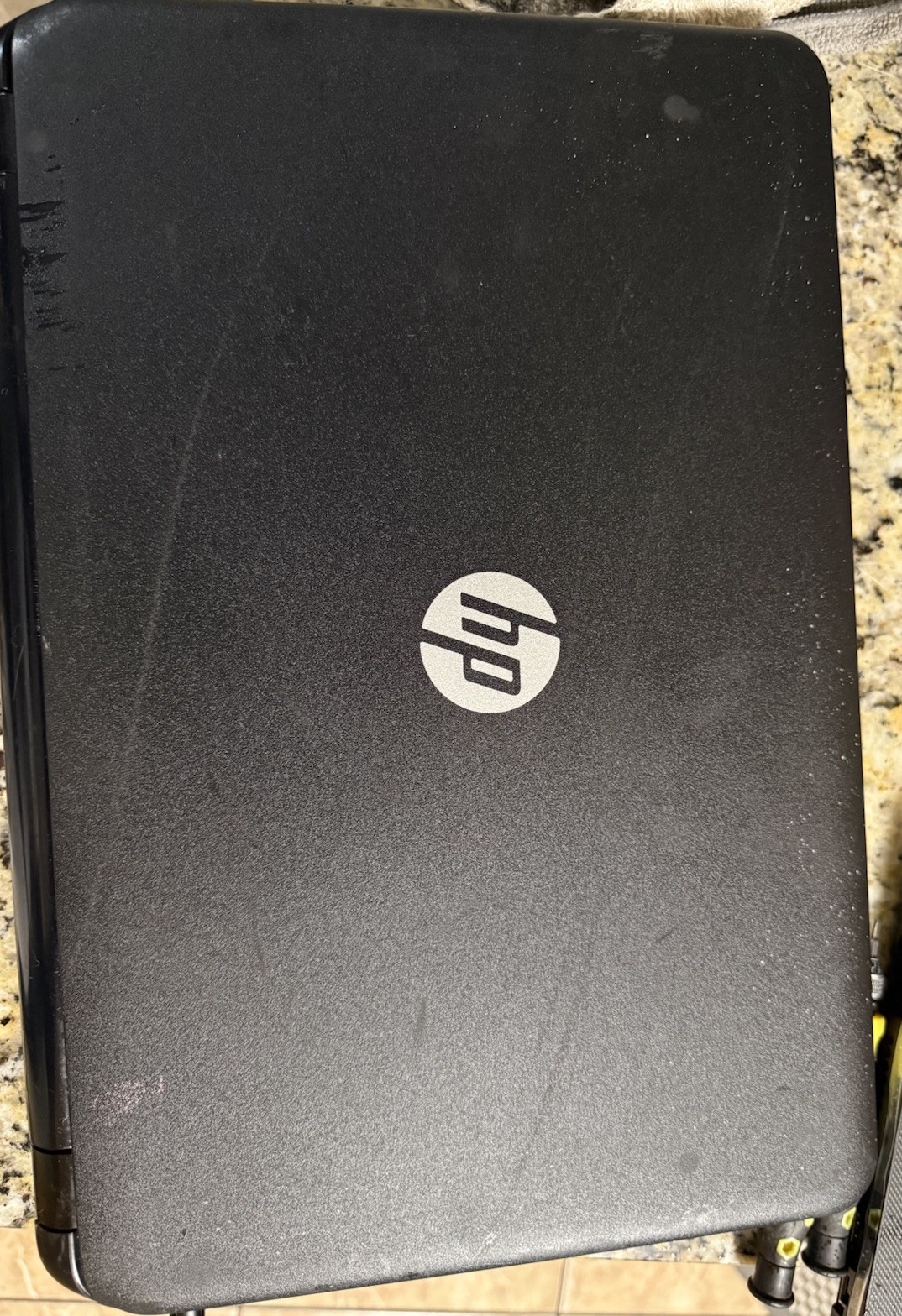 HP 15 Laptop 15-g019wm 4GB ram 128 GB SSD window home edition installed