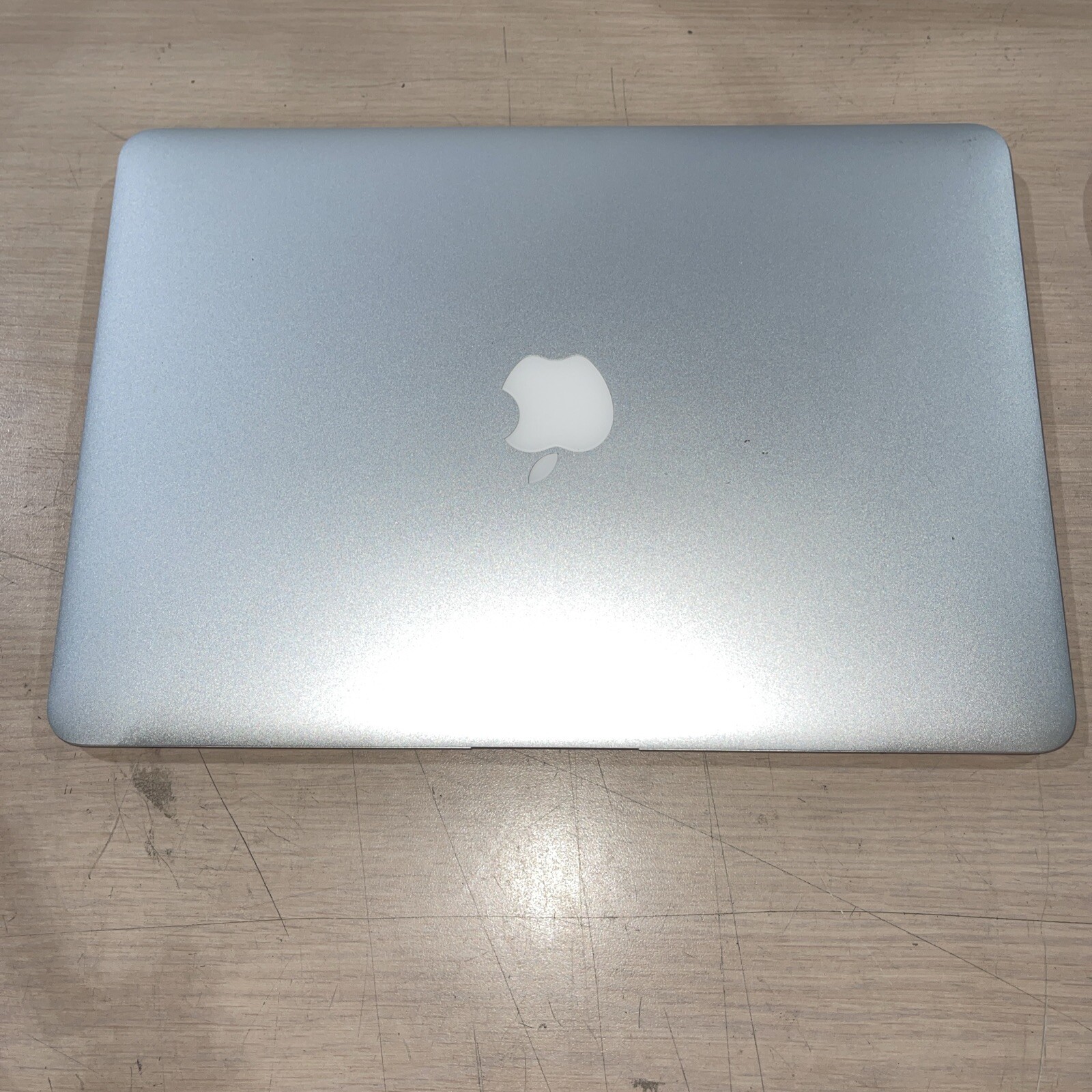 Apple Macbook Air MID 2013 13″ i5-4250U 1.3GHz 4gb RAM NO HD!