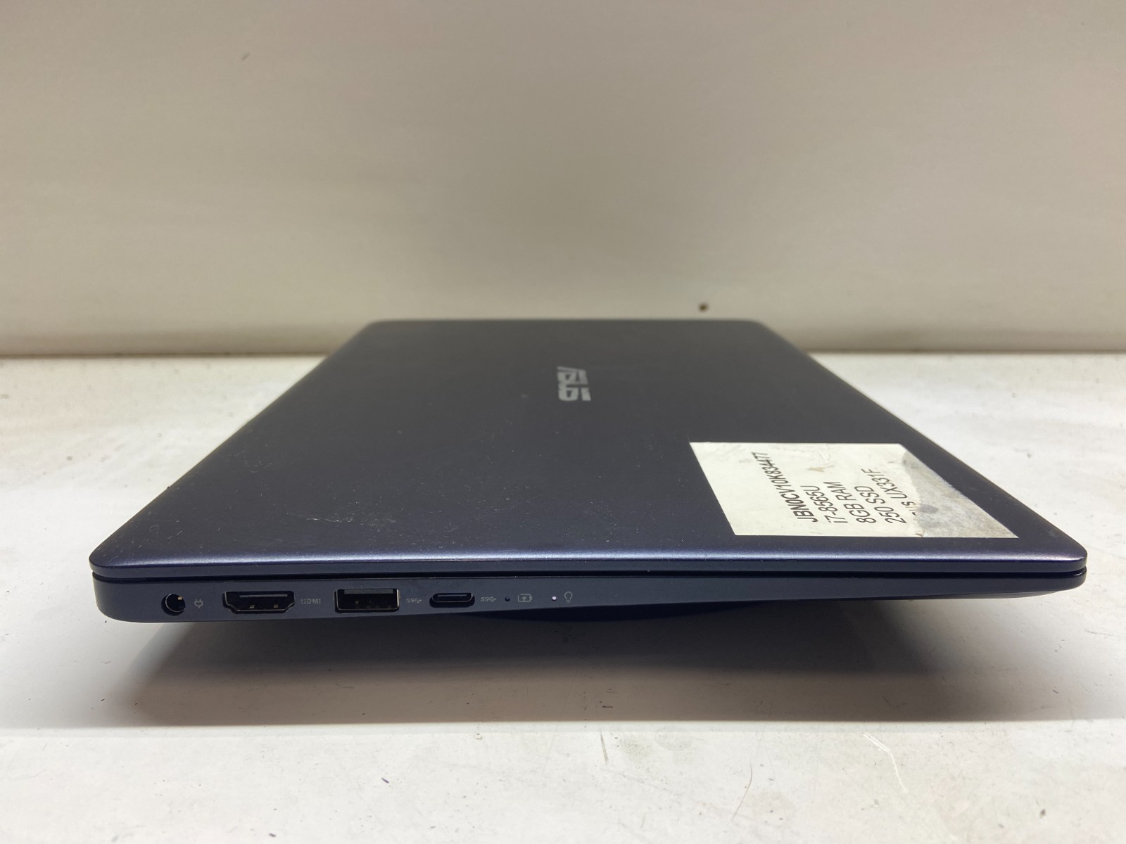 Asus Zenbook UX331F Intel Core i7-8565u 1.8GHz 8GB NO HDD