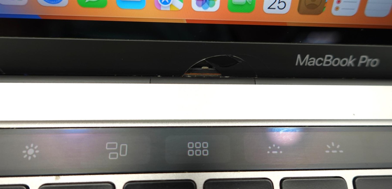 Apple MacBook Pro 2017 A1706 13.3″ i5-7267U 3.1GHz 8GB 256GB Ventura