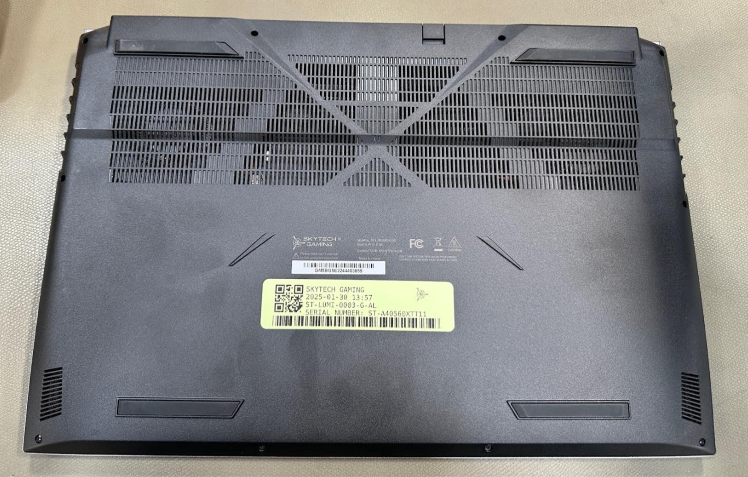 Skytech Gaming Lumi Gaming Laptop: Ryzen 7 7435HS,RTX 4050, 1TB Gen4, 16GB-USED