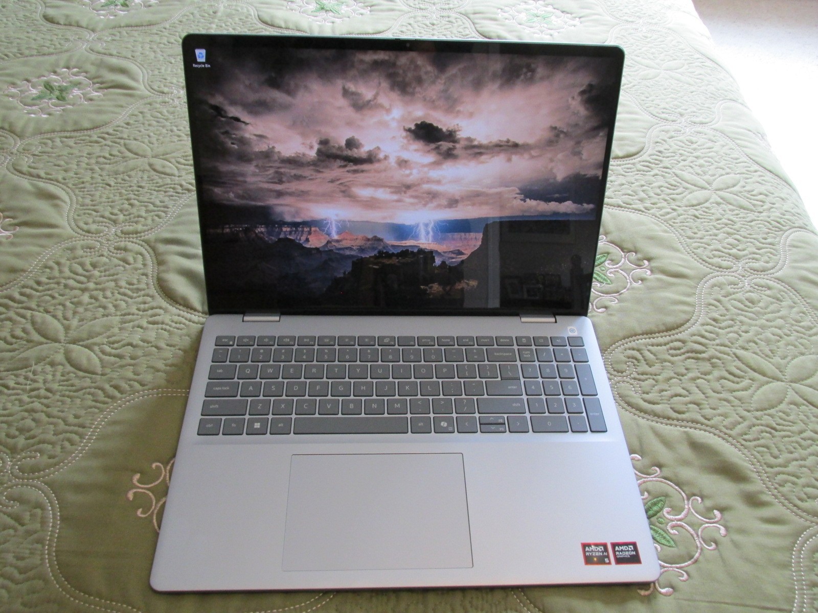 Dell 16 Plus DB16255 16″ Laptop – Ice Blue – AMD