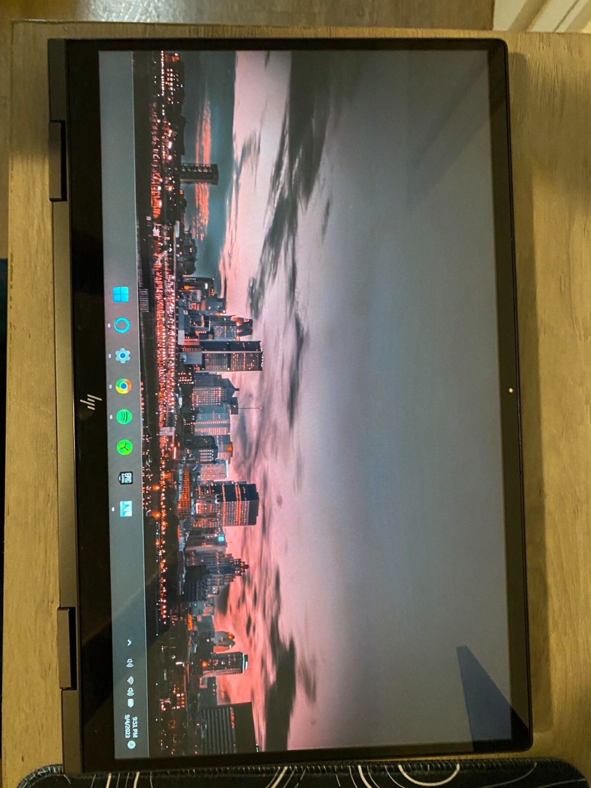 HP ENVY x360 15.6″ (256GB SSD, AMD Ryzen 5, 4.30 GHz, 8GB) Notebook/Laptop -…