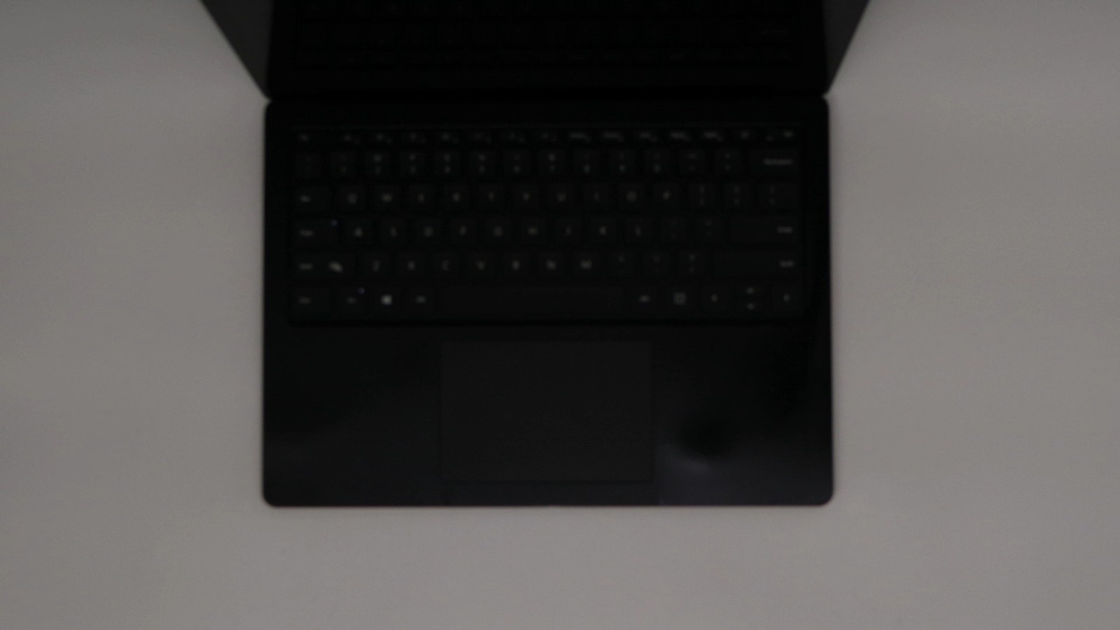 Microsoft Surface Laptop 3 14″ i5-1035g7 16GB 256GB – Fair READ DESC