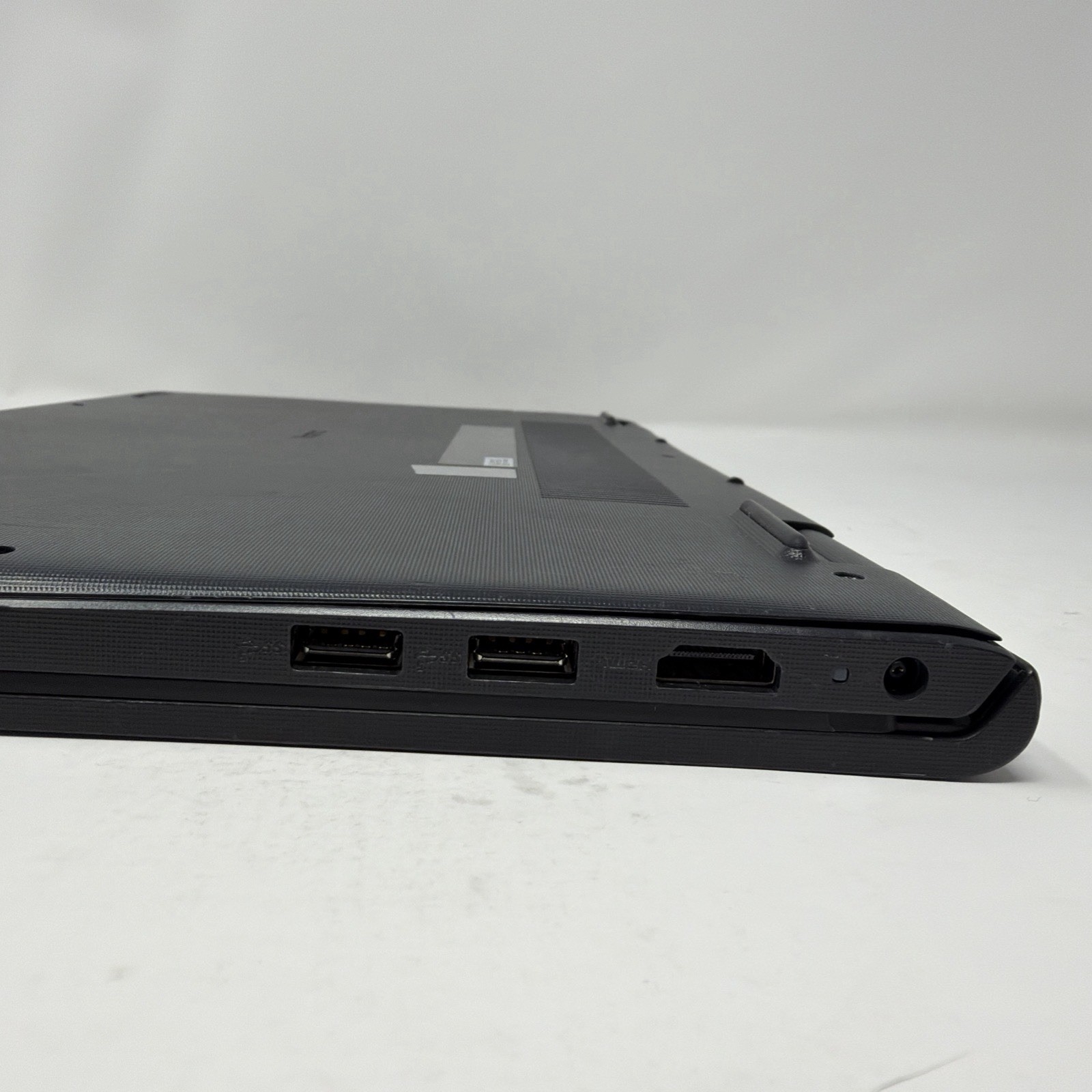 Dell Vostro P112F i5-1135G7 16GB 256GB SSD 15.6″ FHD Win11 Pro Bad Battery