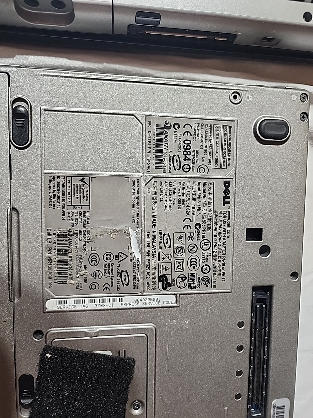 dell latitude d520 Amd D560 laptop And Batteries