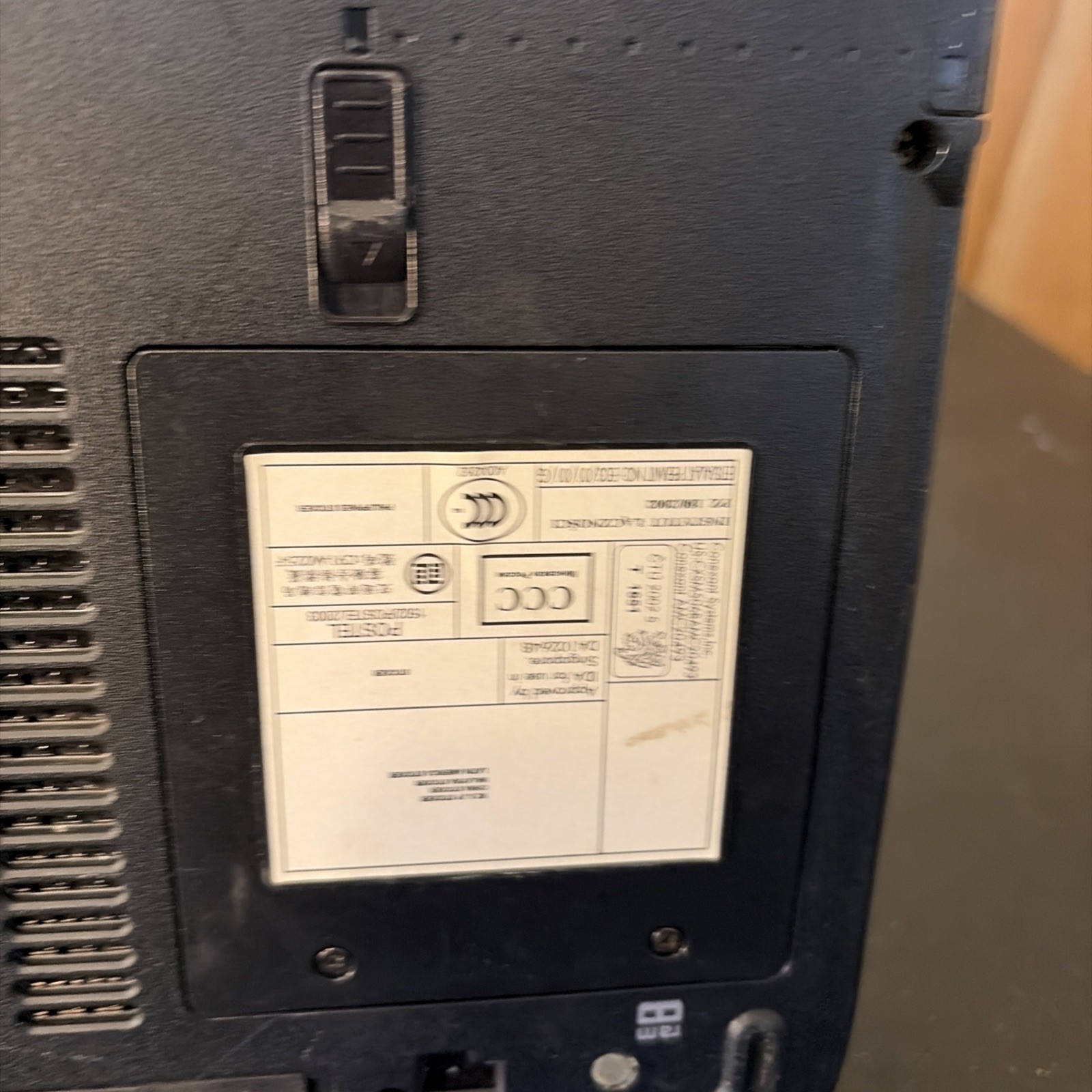 HP/Compaq NX9010 14.1″ Pentium 4-M 2400 + 1GB + 40GB Windows XP Pro UNTESTED