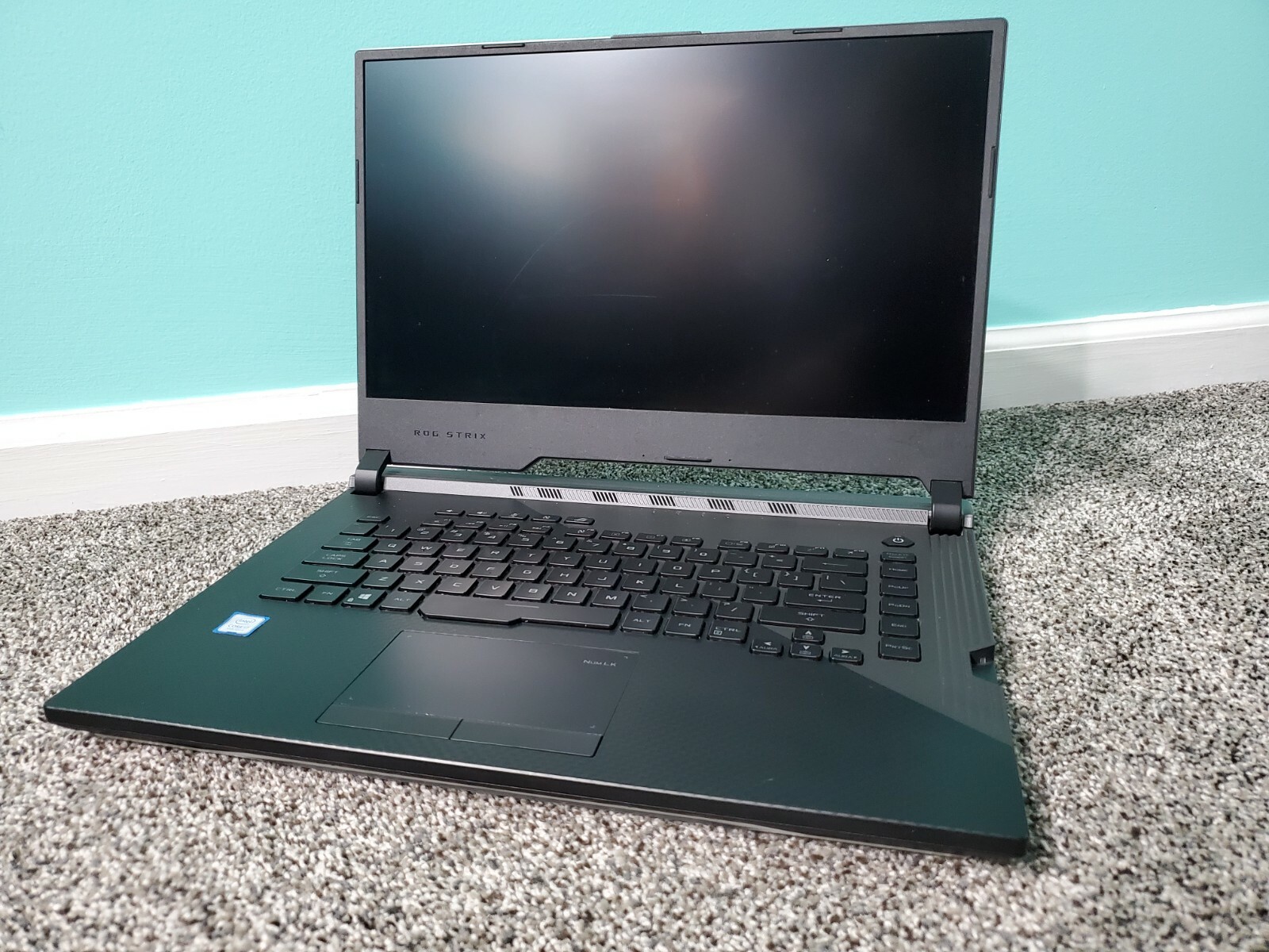 ASUS ROG Strix SCAR III 15.6″ 240hz 32GB RAM RTX 2070 (Great For Editing/Gaming)