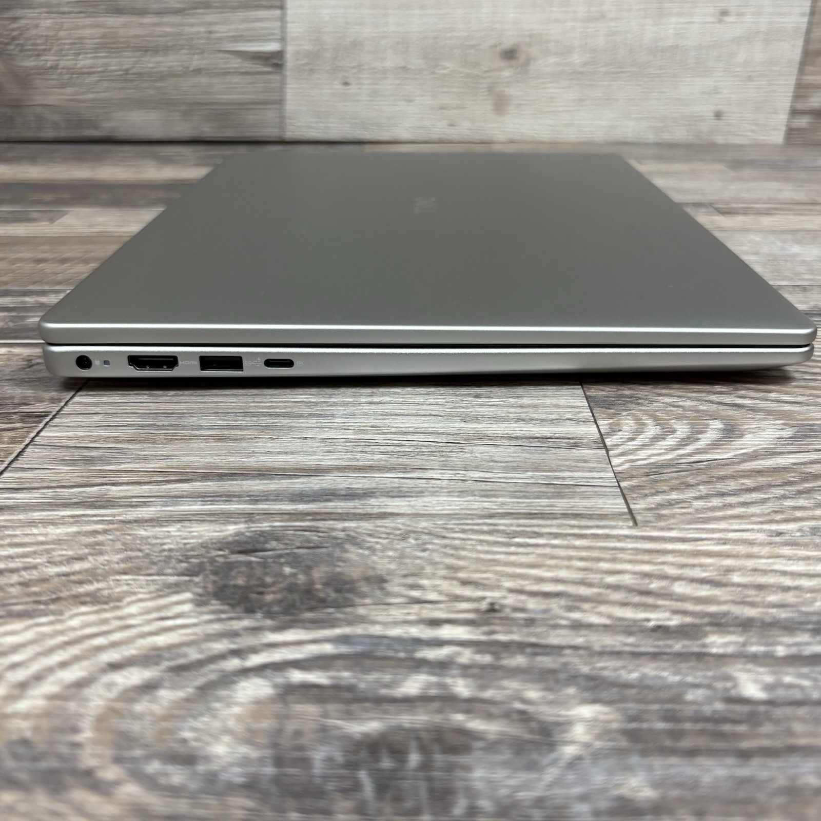 Dell 14 DC14250 14″ Core 7 150U 1.8GHz 16GB RAM 1TB SSD Open Box