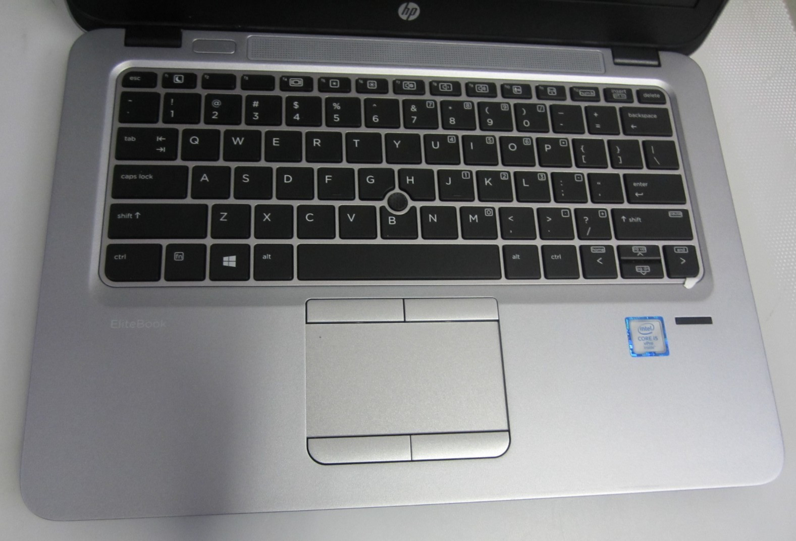 HP EliteBook 820 G2 i5 6300U 8GB 2.40GHZ 240GB M2SSD NO OS STIFF KEYS BAD BTRY