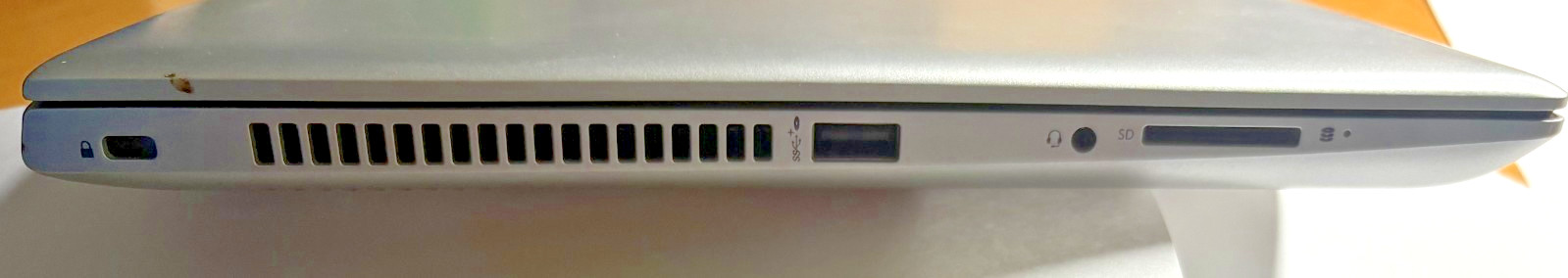 HP ProBook 440 G5 14″ HD i5-8250U @ 1.6 GHz 12 GB 500GB