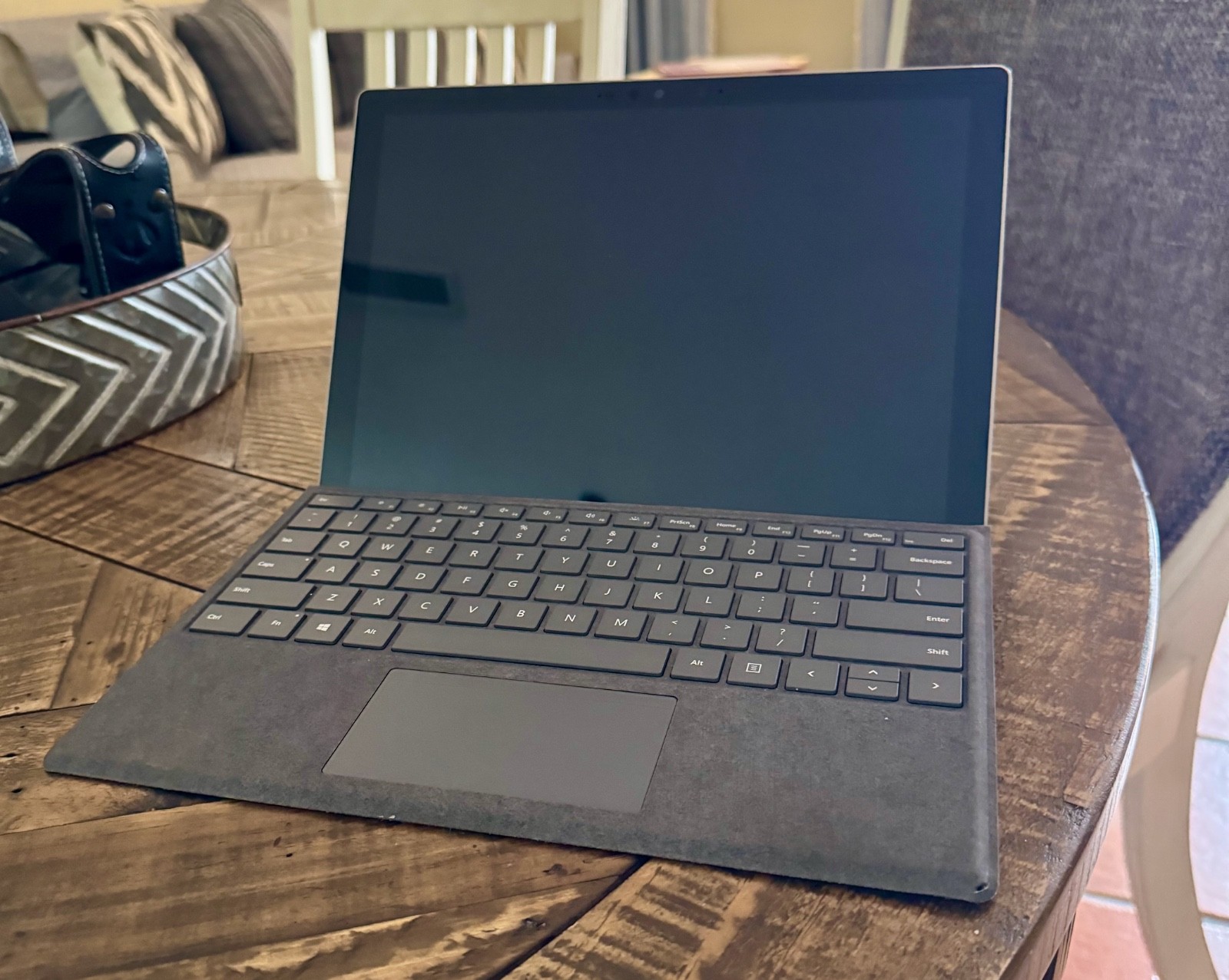 Microsoft Surface Pro 7 12.3″ (256GB SSD, Intel Core i5-1035G4, 8GB RAM) Laptop