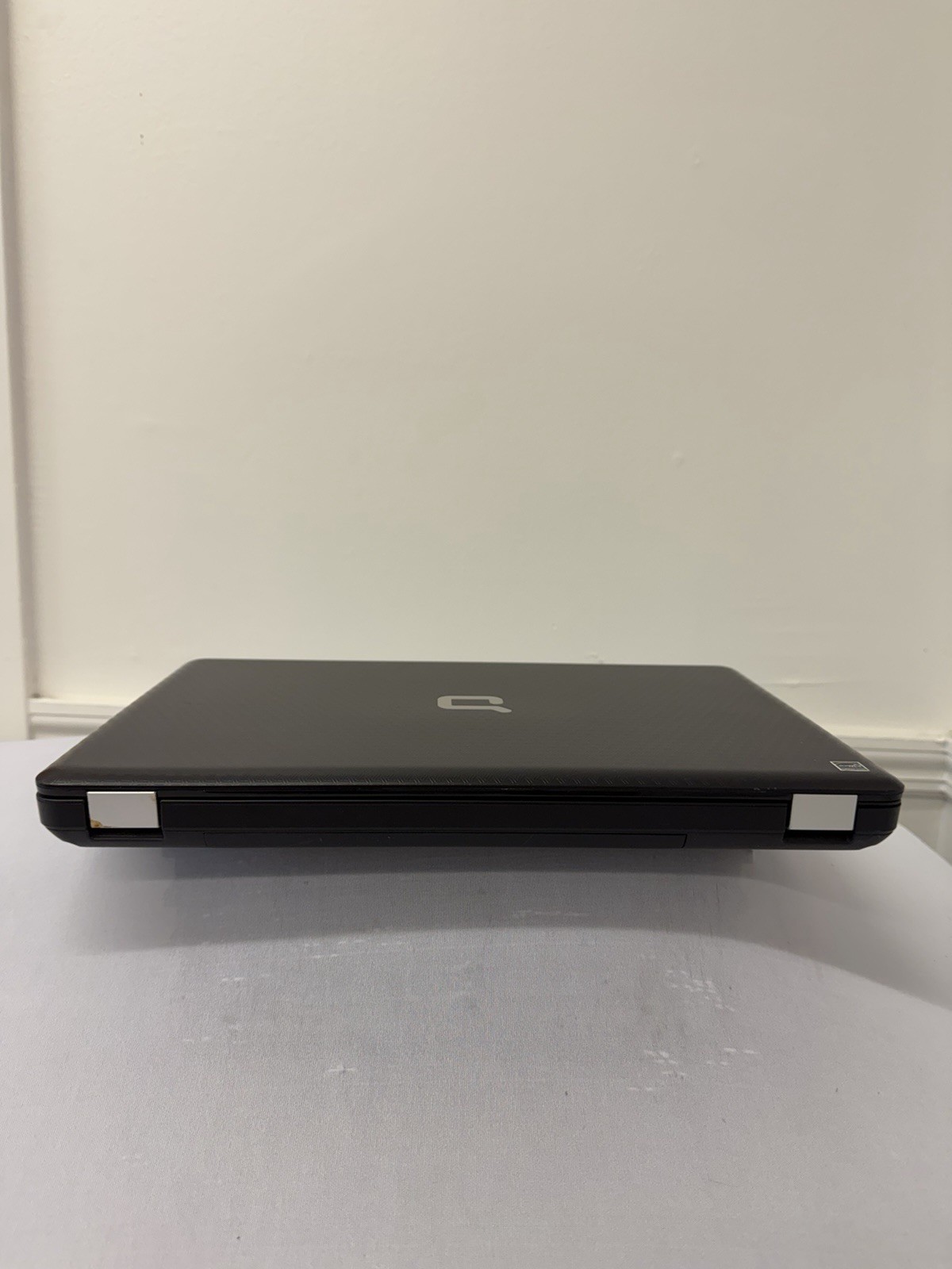 Compaq Presario CQ G2-219wm Laptop – Good Screen – Intel Celeron 900 – Read Desc