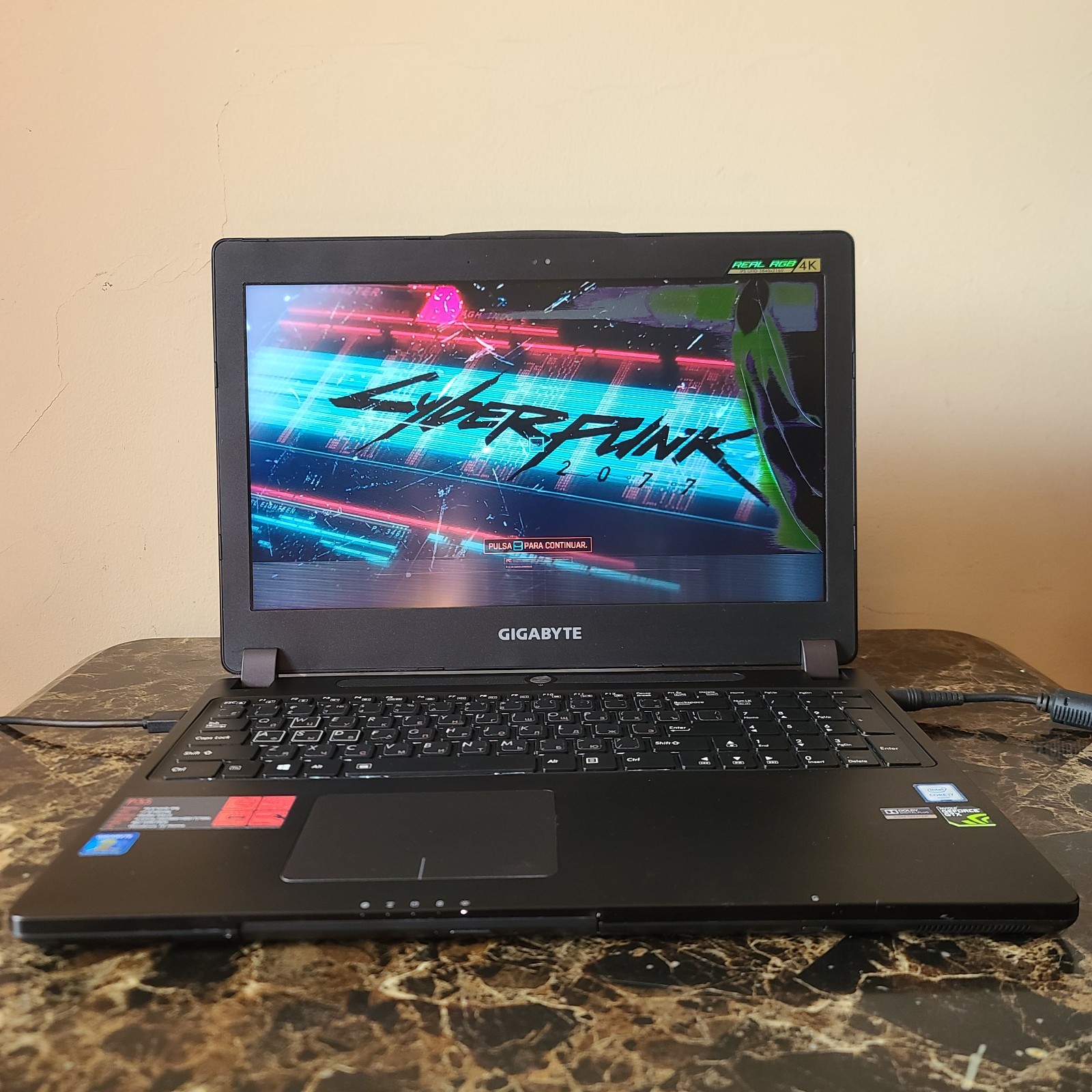 GIGABYTE P35X-V5 GAMING LAPTOP CORE i7-6700HQ 2.60GHz 8GB RAM GTX 980M 62GB SSD