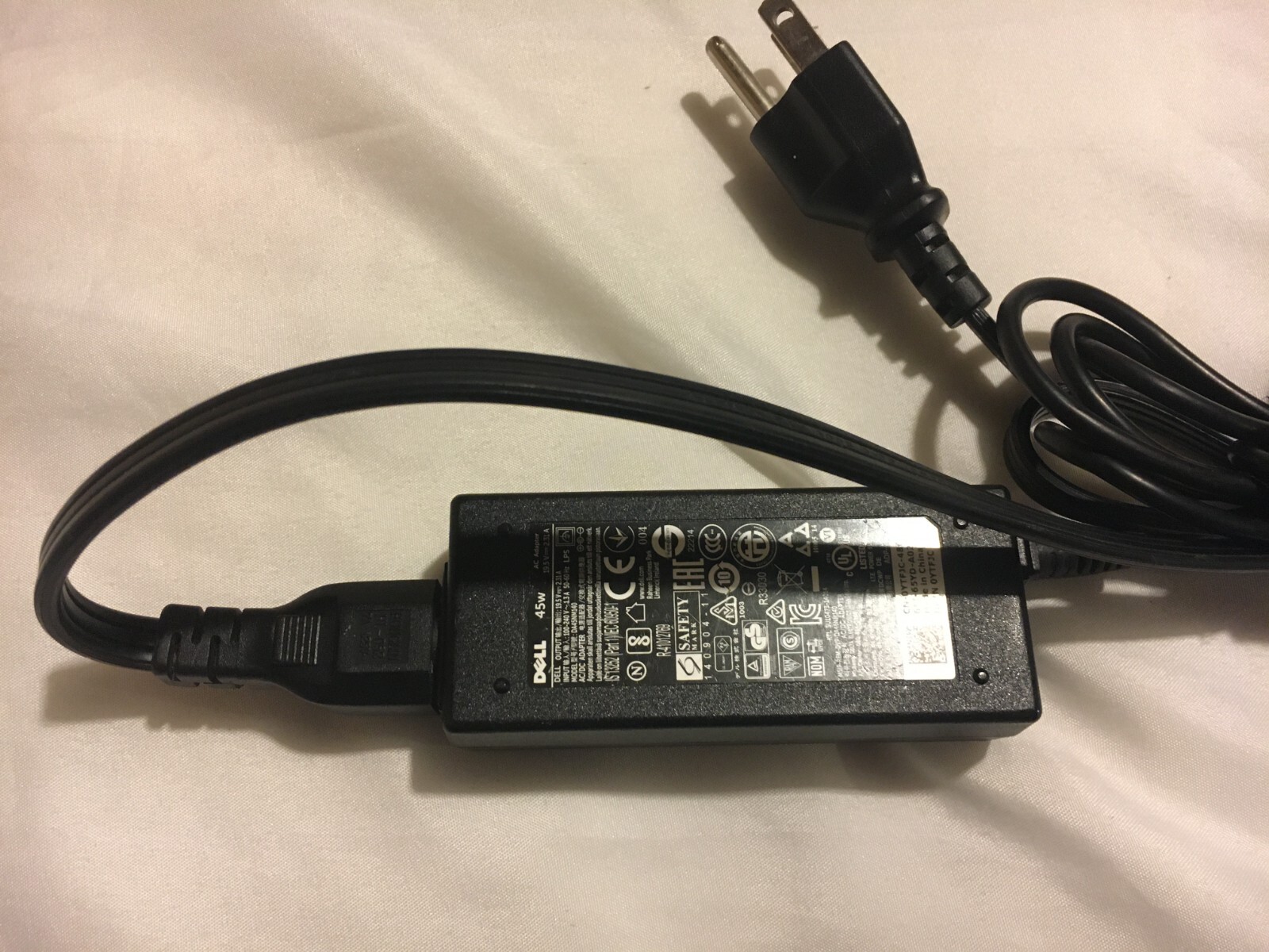 Dell inspron 15 3000 series laptop computer Core i3-5015U