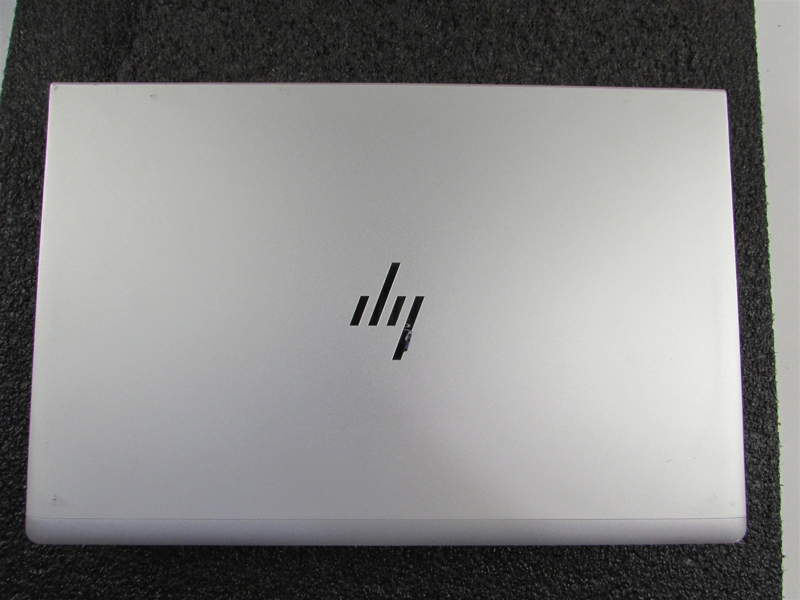HP ELITEBOOK 640 (G9) 1920X1080 FHD TOUCHSCREEN I7-1270P 1TB SSD 8GB RAM NO O.S