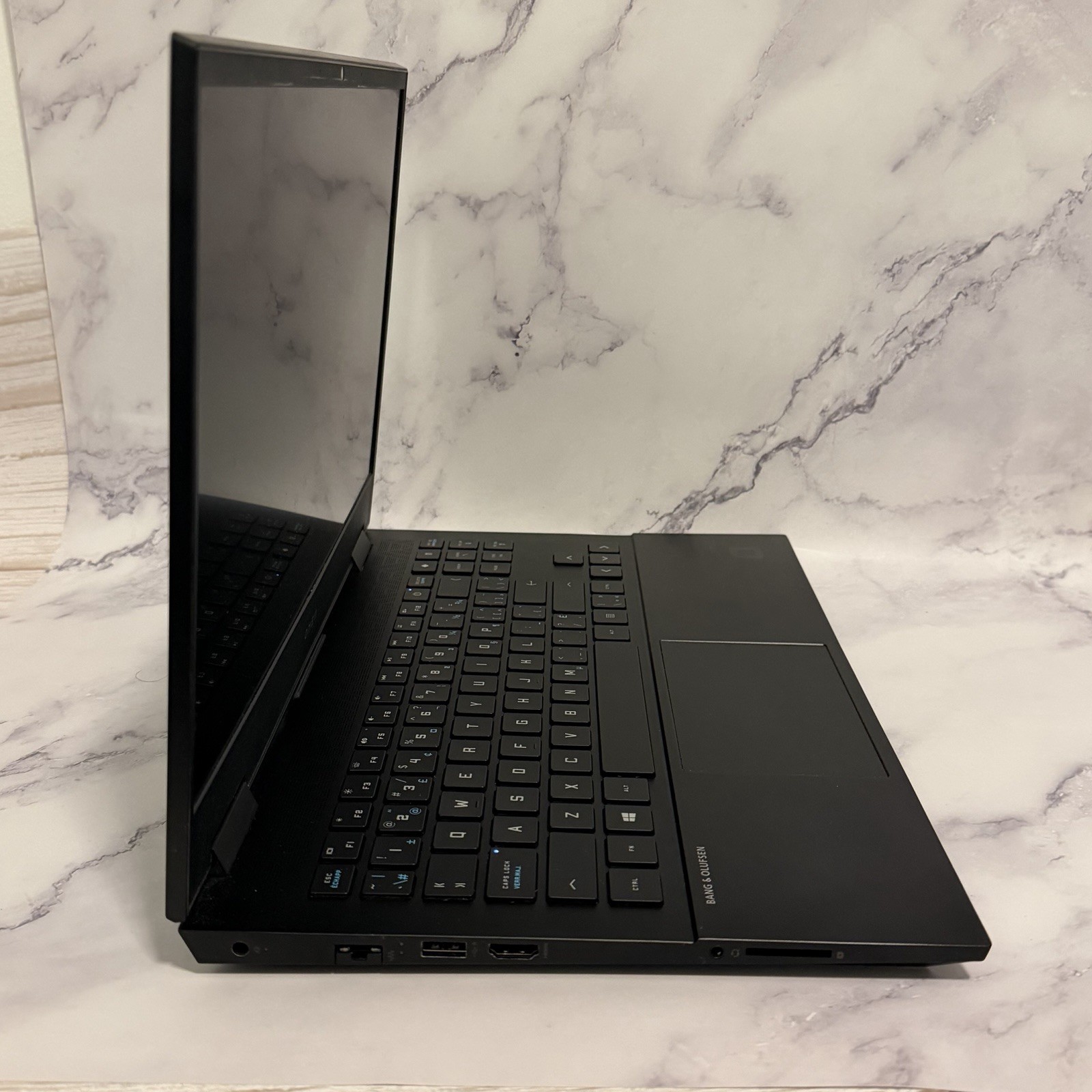 HP OMEN 15 Gaming Laptop i7-10750H RTX 2070 Max-Q 8GB 16GB RAM 1TB SSD Win 11