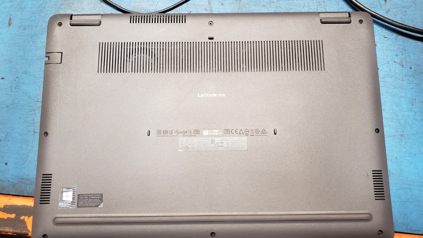 Dell Latitude 3510 15.6″ i5-10210U 16GB RAM 256GB NVME Windows 11 Pro ~
