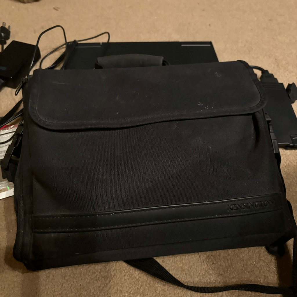 IBM 310ED ThinkPad Laptop Computer With Disks And Accessories *Works, Read*