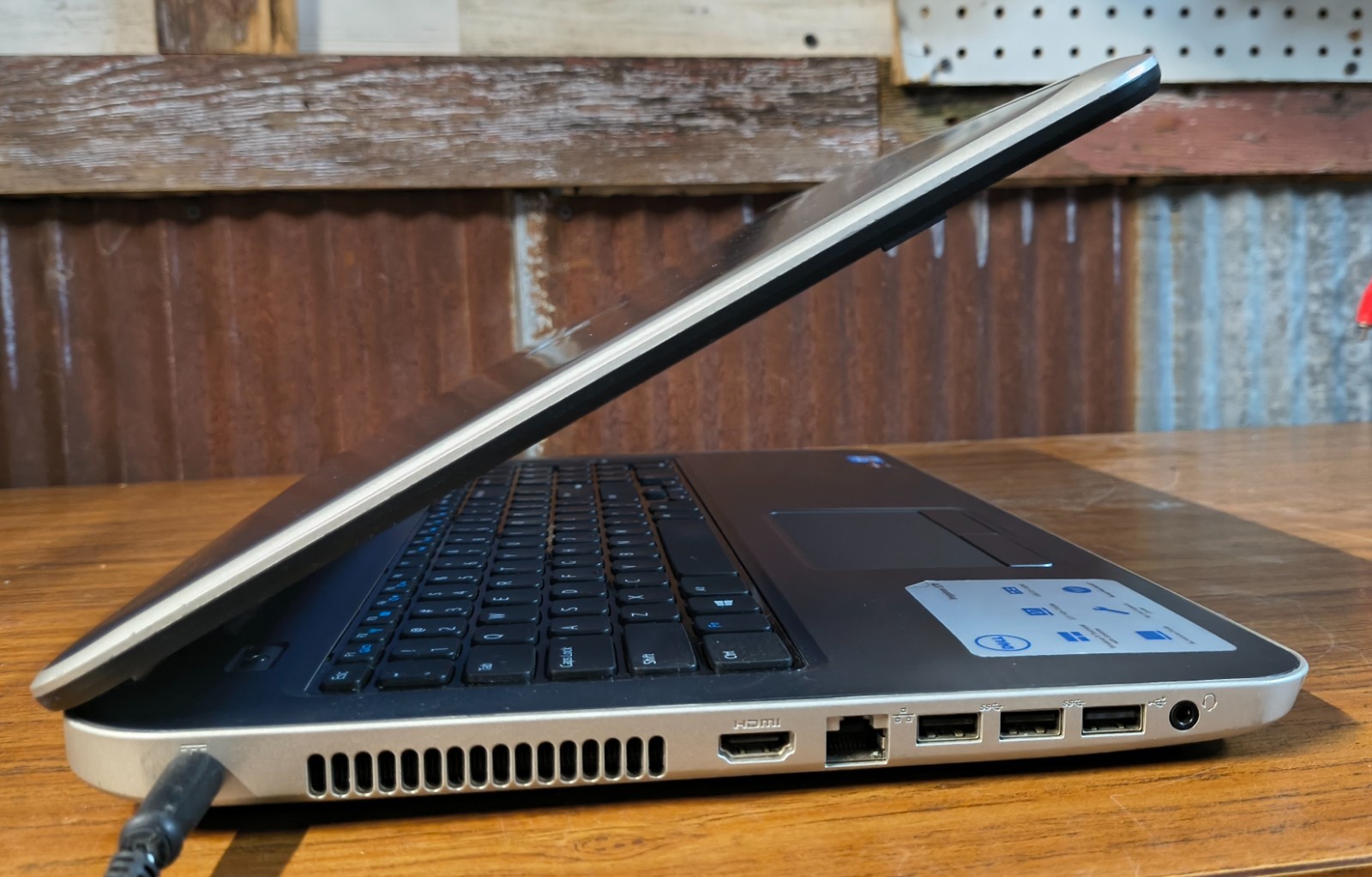 Dell Inspiron 17R 5721 (Windows 11 / Core i7-3757U / AMD GPU / 8GB / 1TB / DVD)