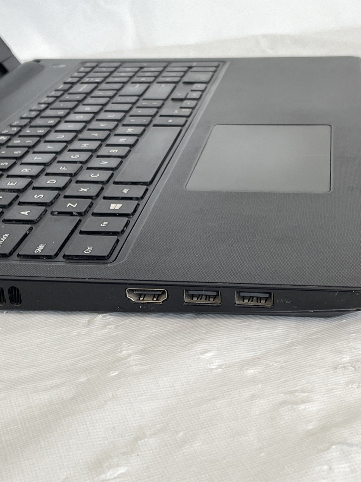 Dell Inspiron 15 3567 | Intel i5-7200U 2.50GHz | 12GB RAM | No HDD | Bad Screen