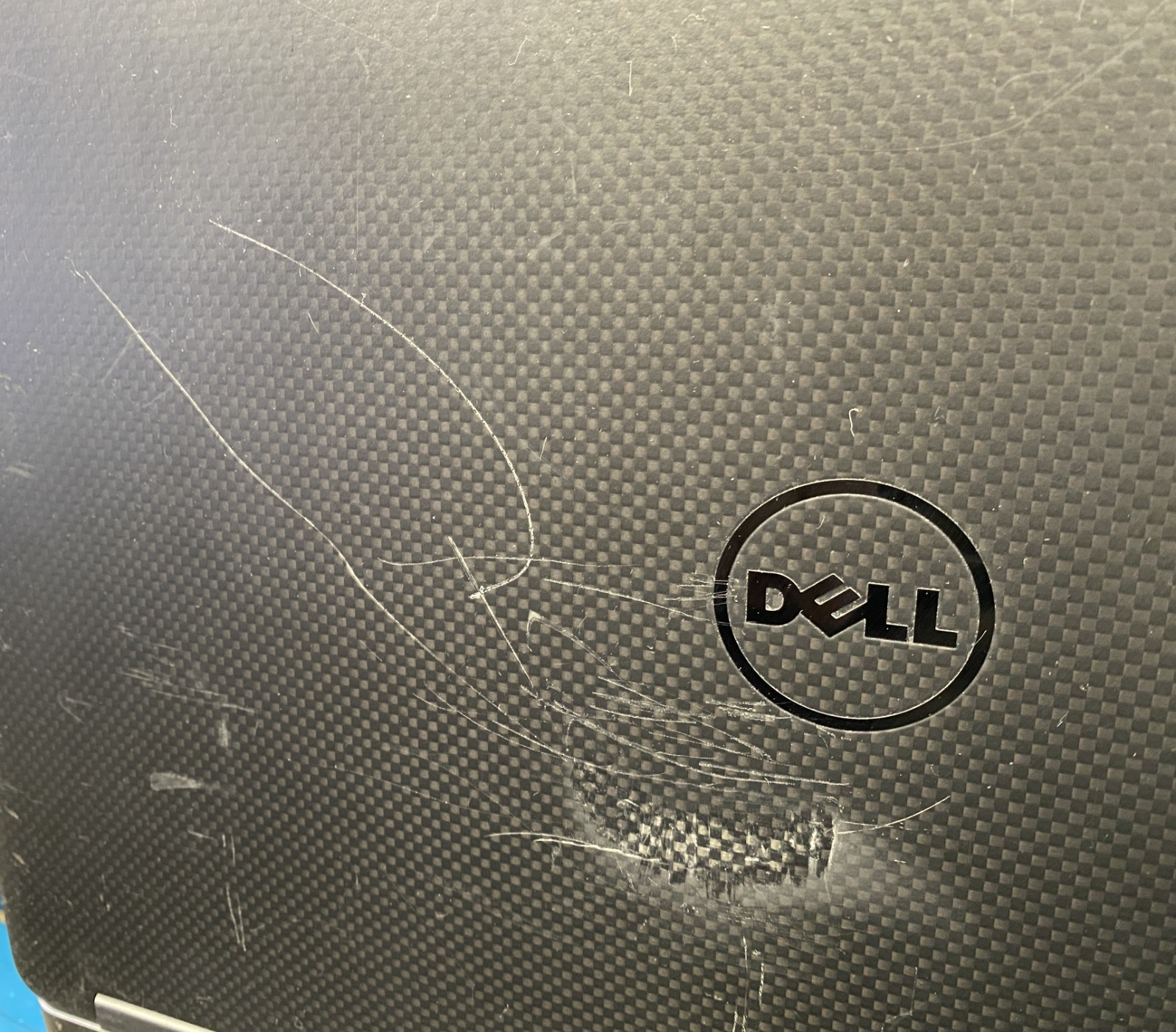 Dell Precision 7520 Xeon E3-1505Mv6 32GB DDR4 1TB SSD Quadro M2200 Win11P – Wear