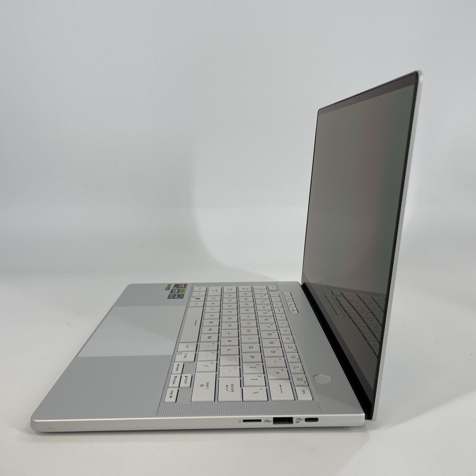 Asus ROG Zephyrus G14 GA403 120Hz QHD+ 4.0GHz Ryzen 9 8945HS 32GB 1TB RTX 4070