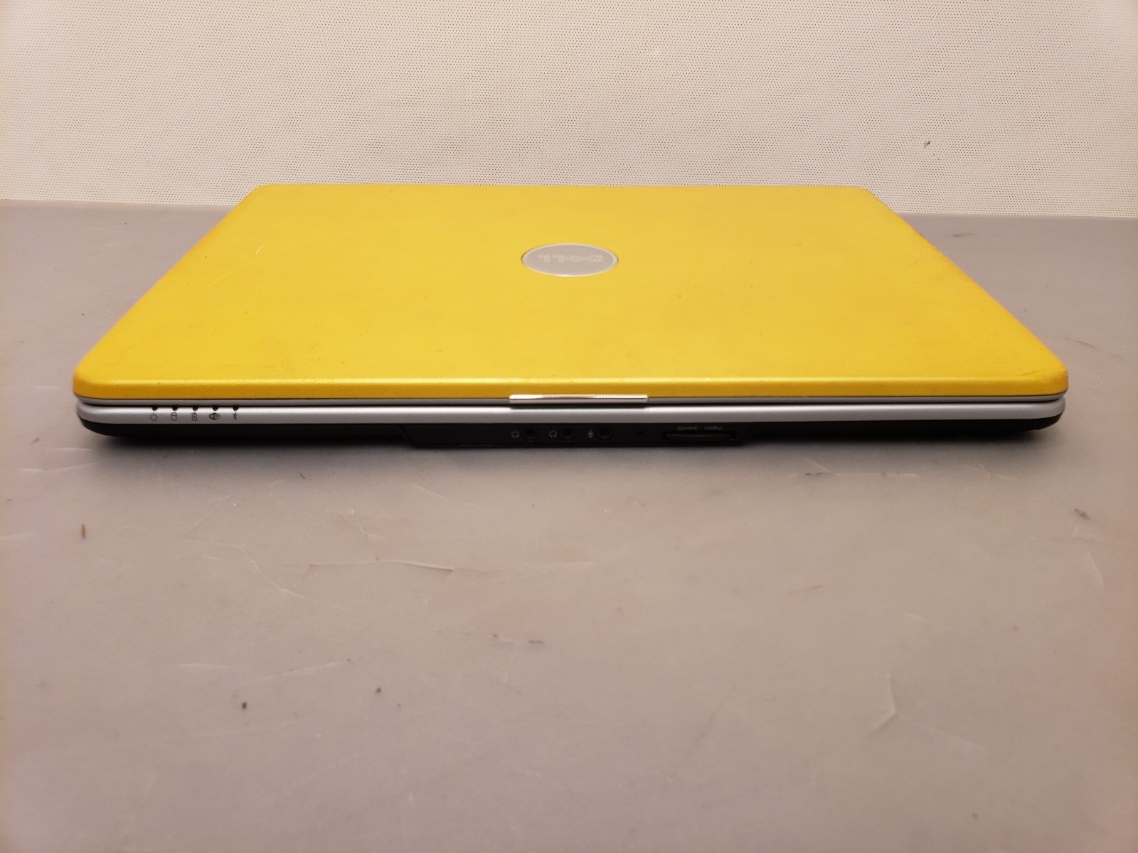 Dell Inspiron 1525 Yellow 15.4″ Gaming Laptop Core2 DUO 2.00GHz 2GB 250GB Vista