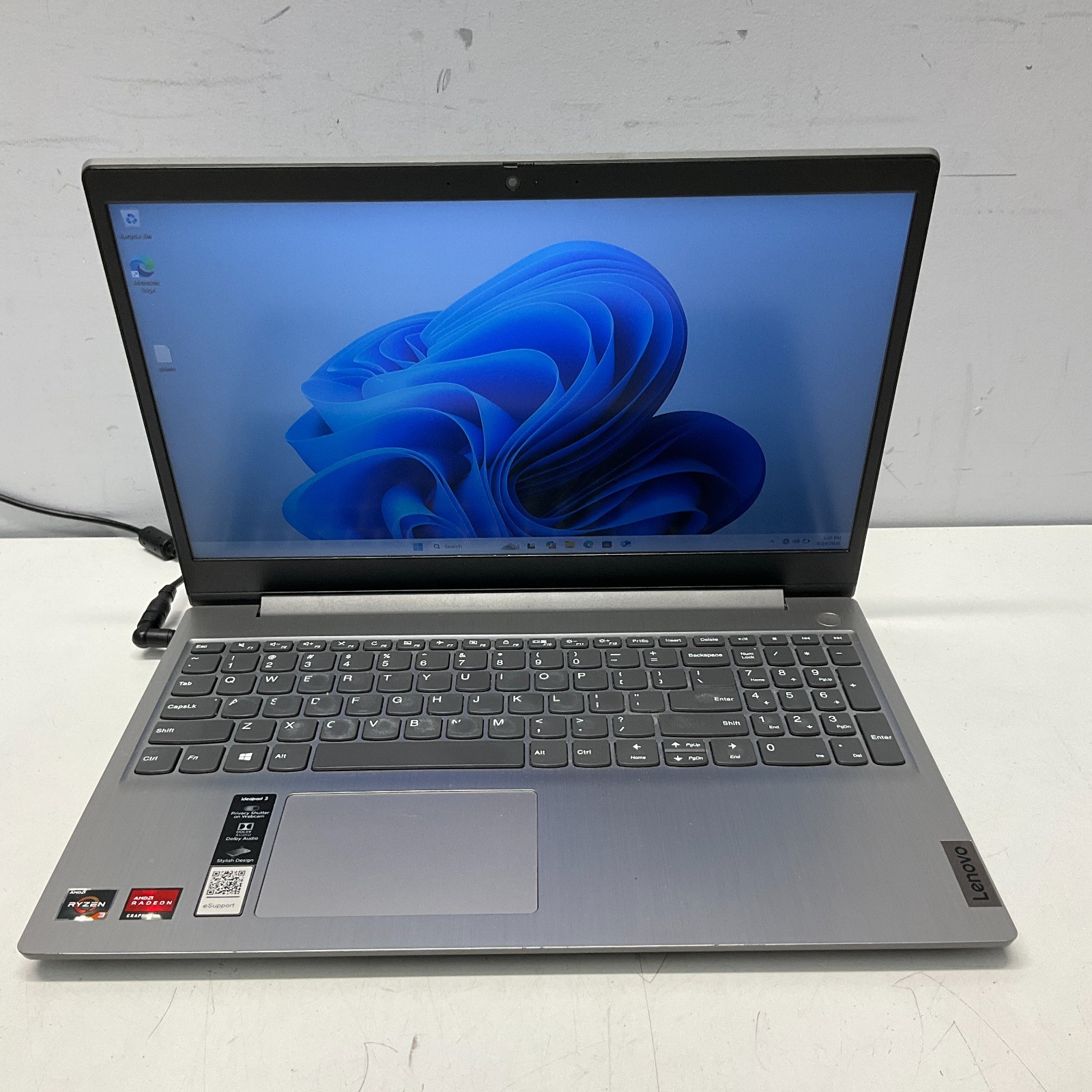 Lenovo IdeaPad 3 15ADA05 Laptop Ryzen 3 3250U 2.60GHz 8GB 256GB SSD Win 11 Pro