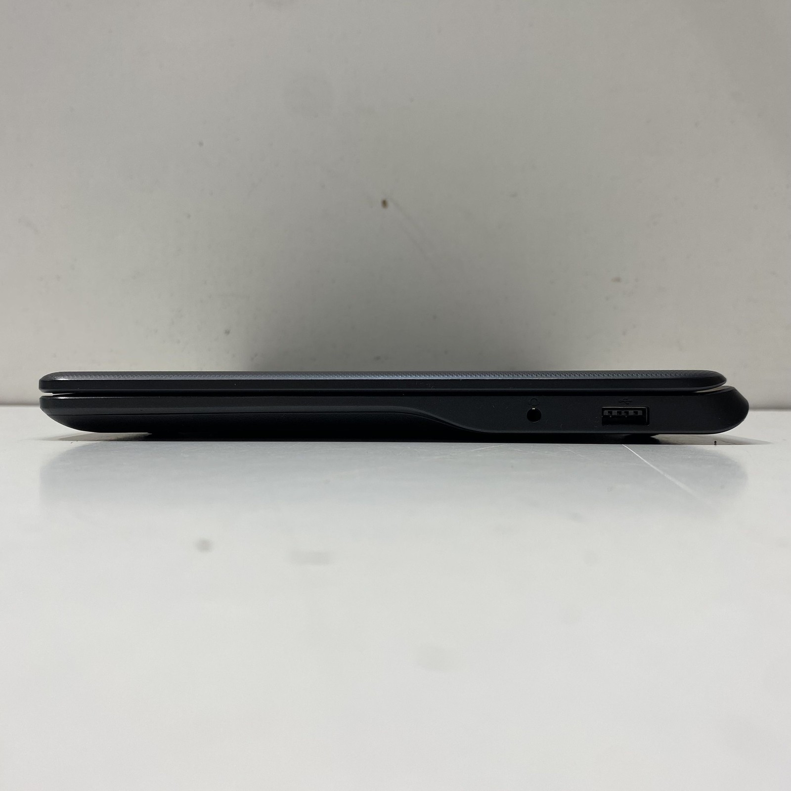 Samsung Chromebook 3 (XE500C13-K04US) 11.6″ Intel Celeron Chrome OS