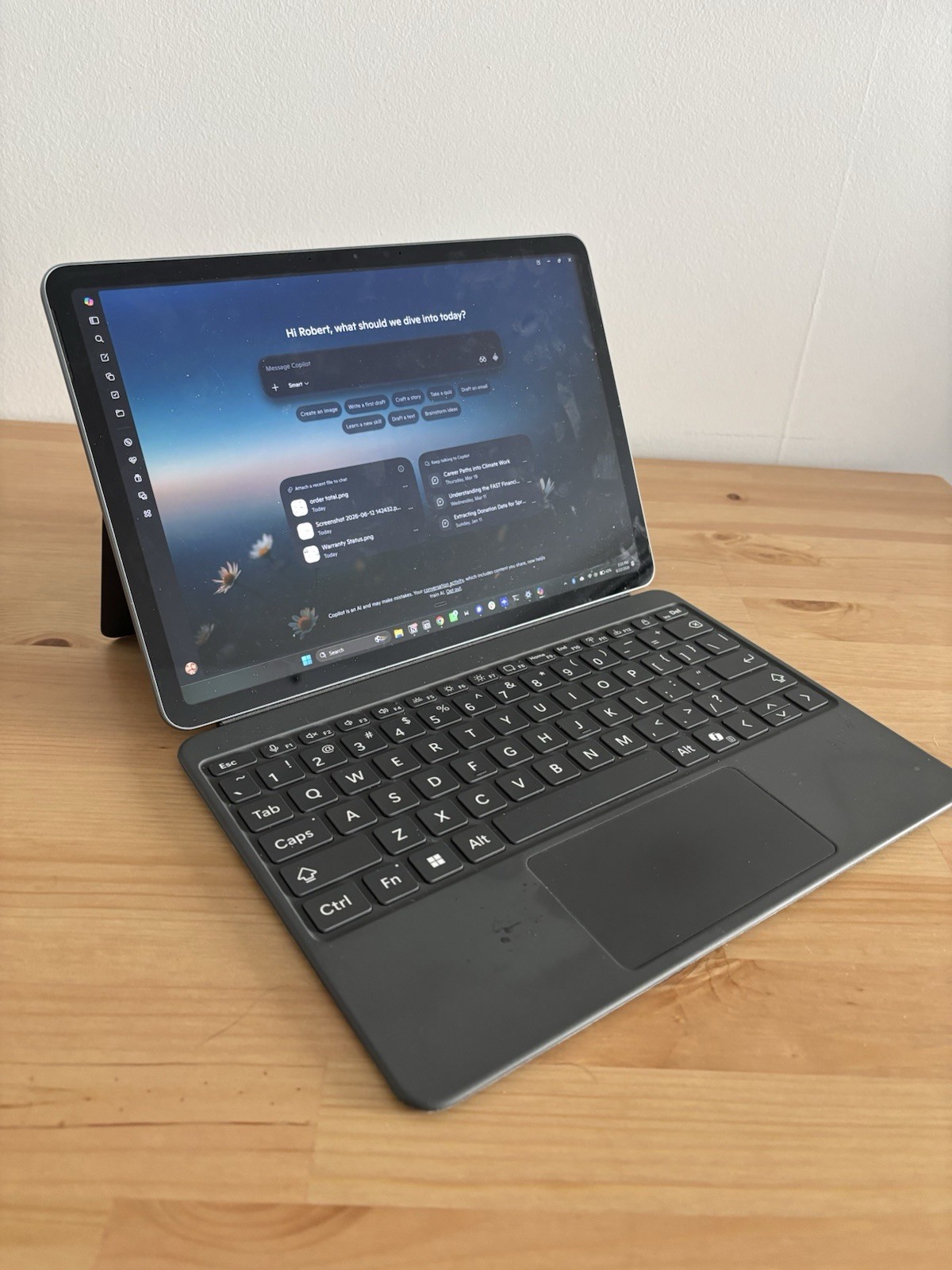 Microsoft Surface Pro 11 Copilot+ PC 13″ Snapdragon X Plus 16GB 512GB WiFi- Refu
