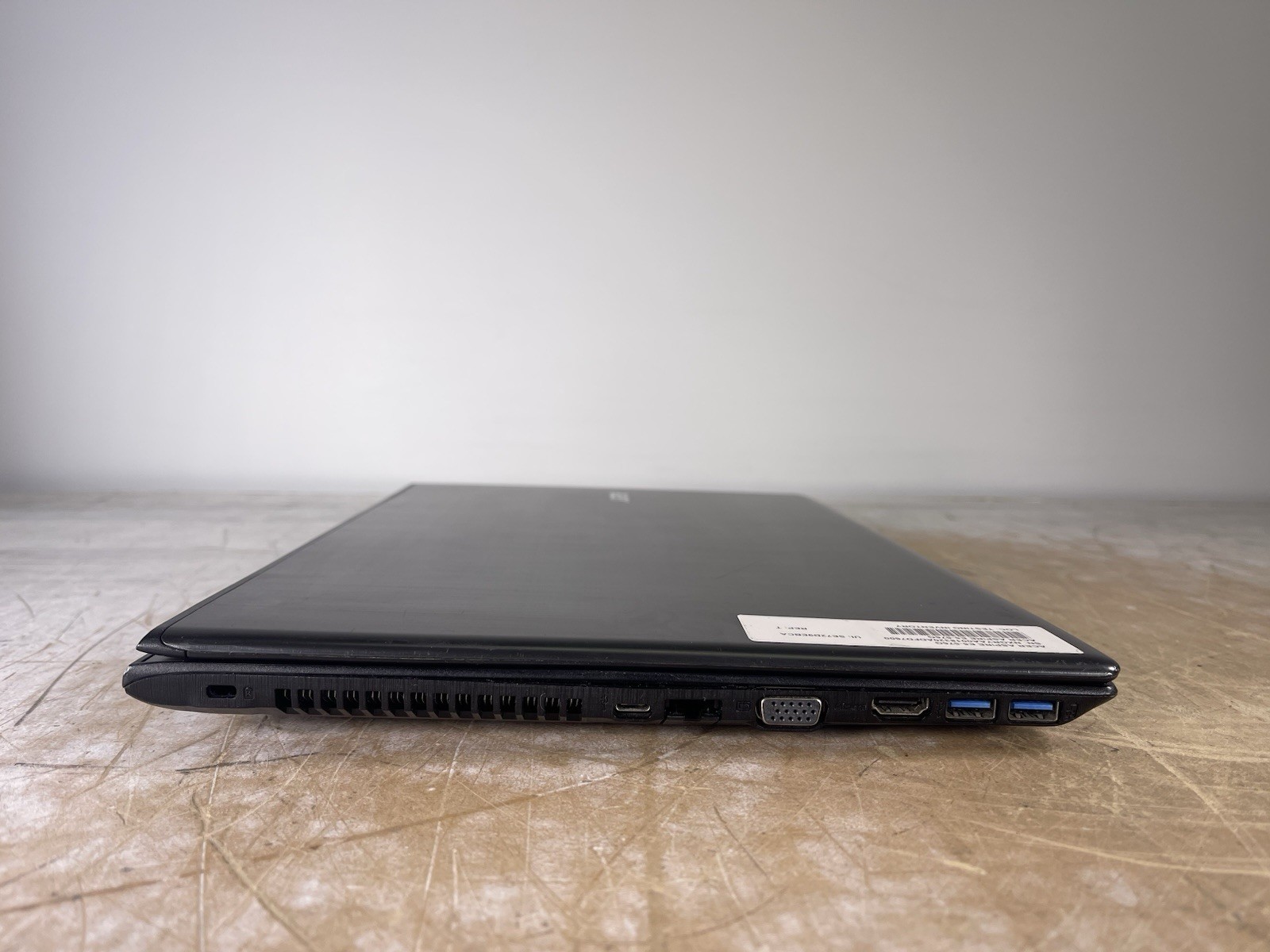 ACER ASPIRE E5-576-392H i3-8130U @ 2.20GHz, 8GB RAM, NO HDD/OS