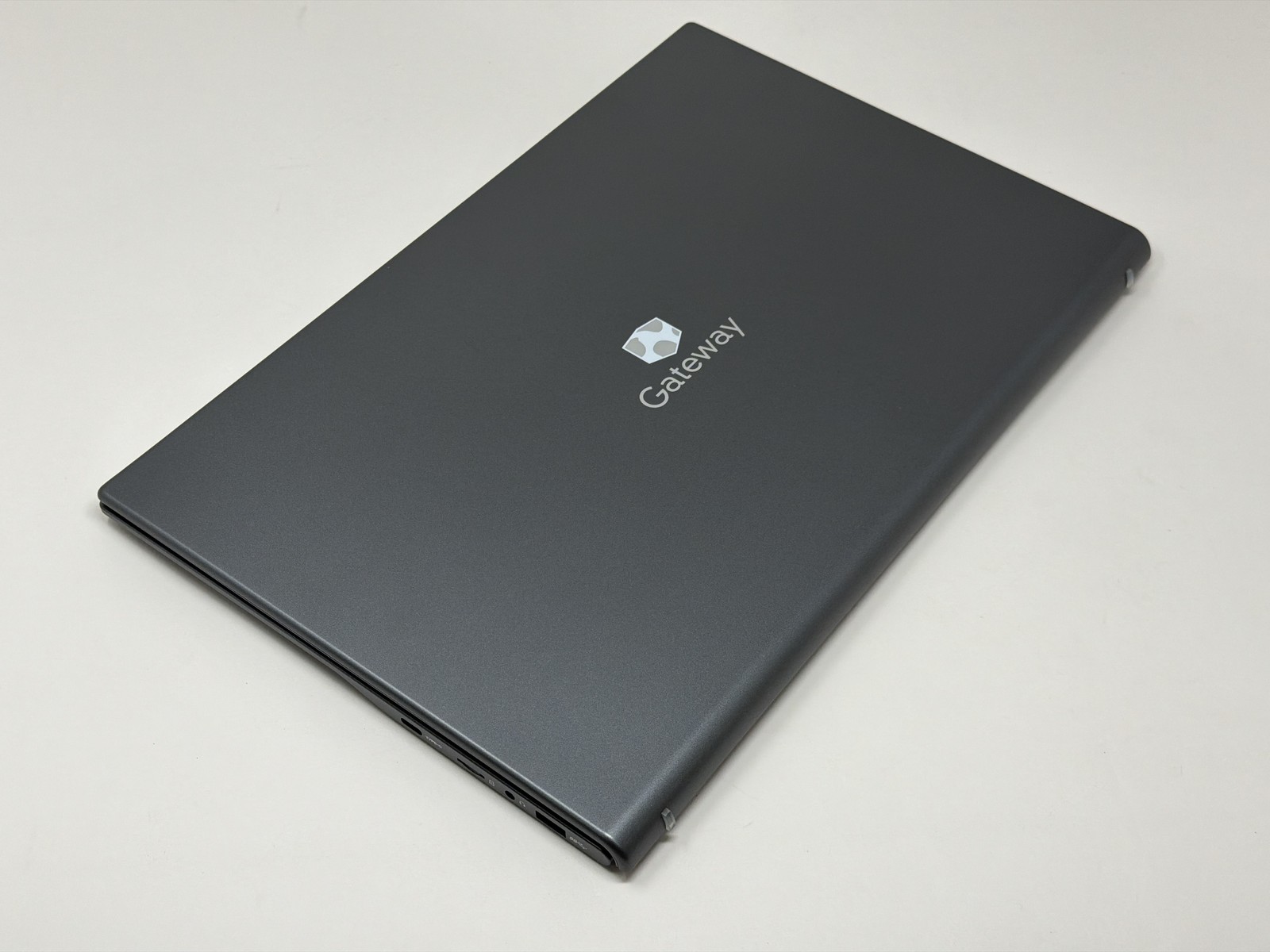 Gateway Ultra Slim Notebook Intel Pentium Silver N5030 1.1GHz 128GB 4GB Open Box