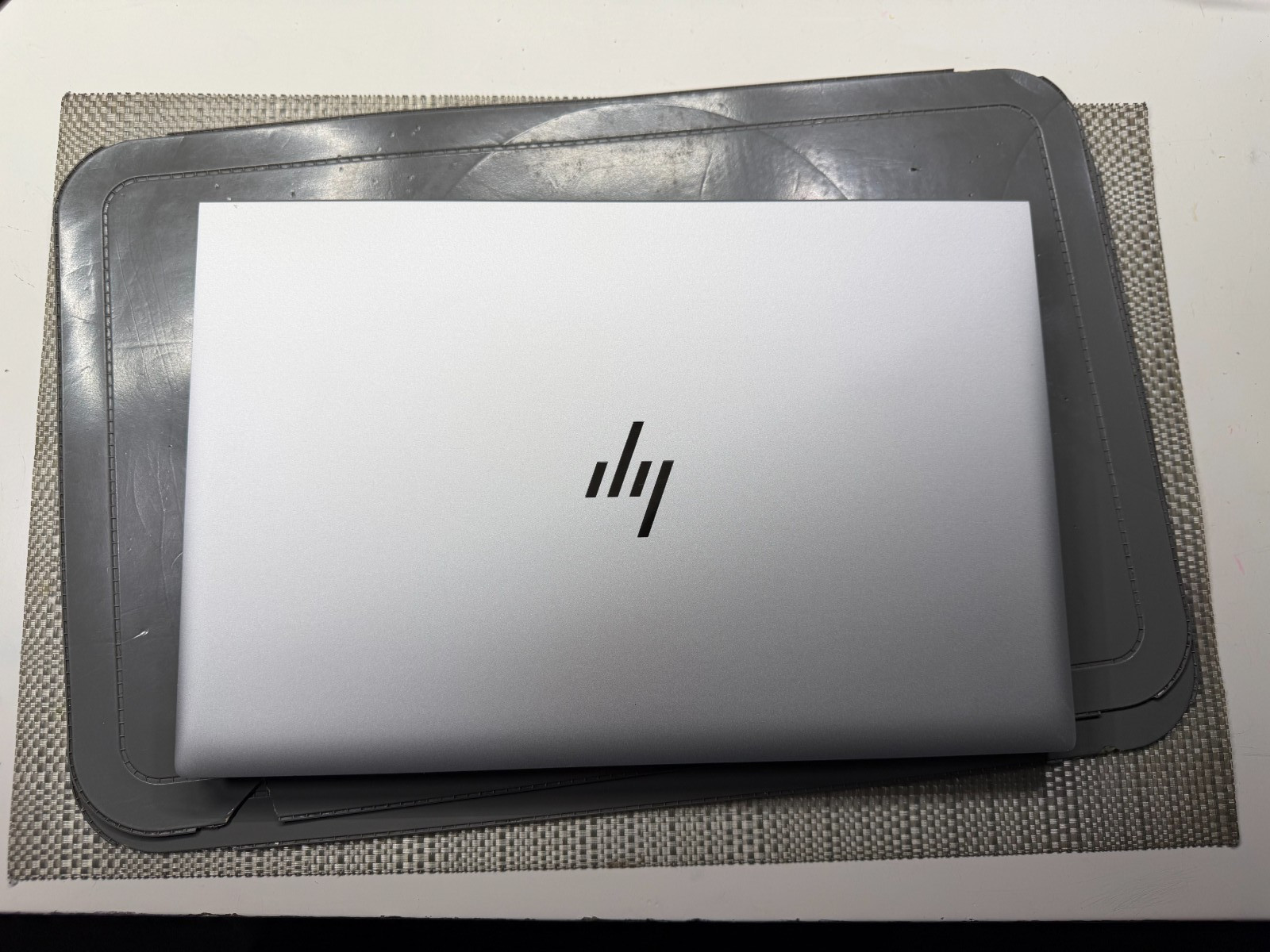 hp elitebook 845 G8 LAPTOP,AMD RYZEN 5 PRO, 16GB RAM 2T M.2