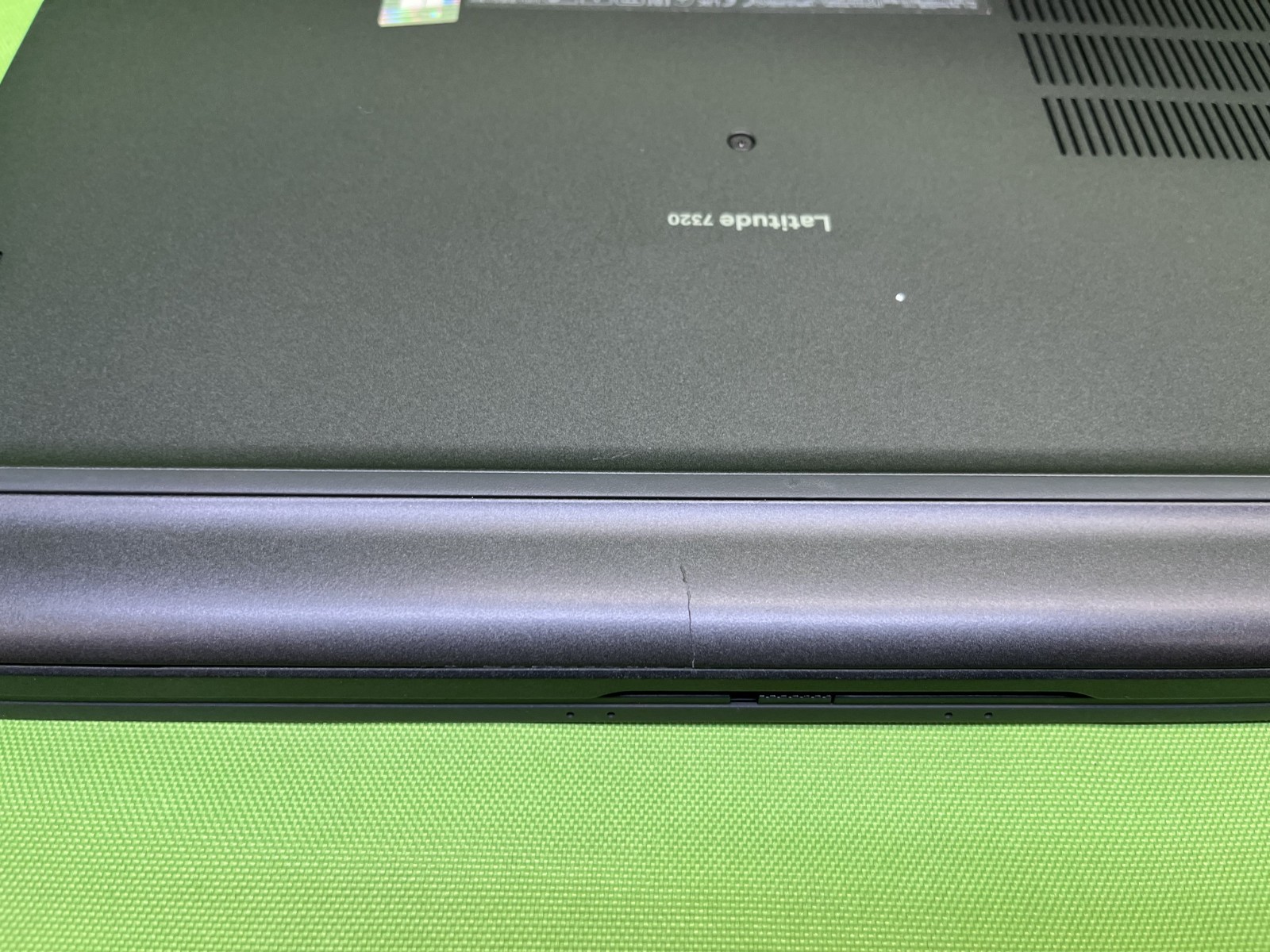 *AS IS-READ* Dell Latitude 7320 Core i5-1135G7 @2.40GHz/8GB RAM/256GB SSD