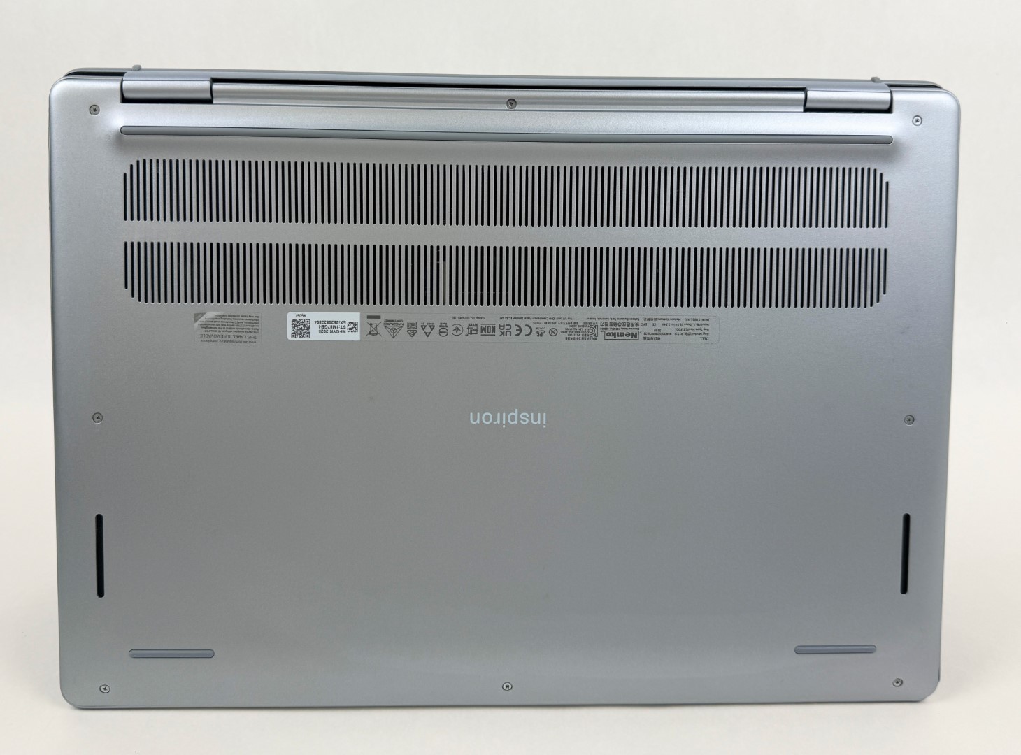 Dell Inspiron 5640 16″ 1920×1200 Touch Core 7 150U 32GB 1TB SSD W11H – Dents