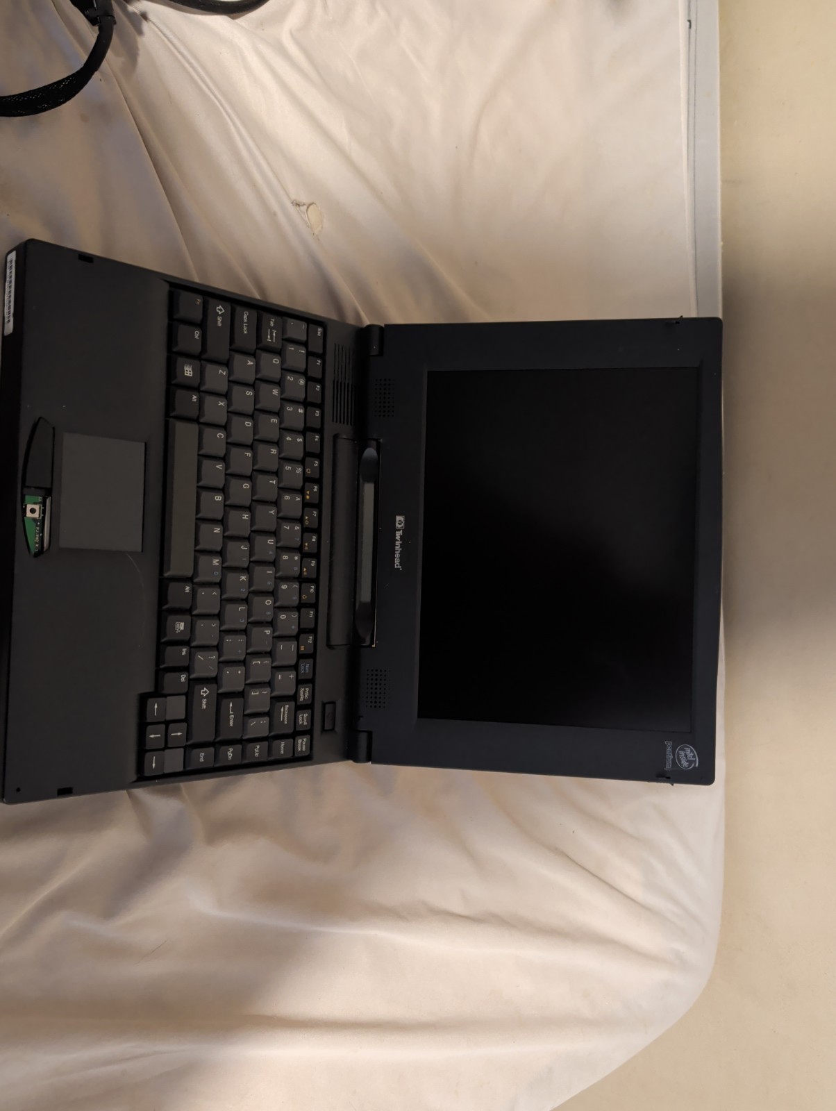 Twinhead P79 12″ SlimNote 9133TZ Notebook Pentium 133MHz, 31MB RAM No HDD Tested
