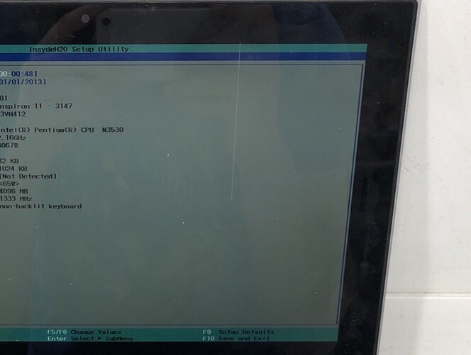 Dell Inspiron 11 – 3147 – 12″ 1366×768 – N3530 – 4GB – NO HDD – NO OS