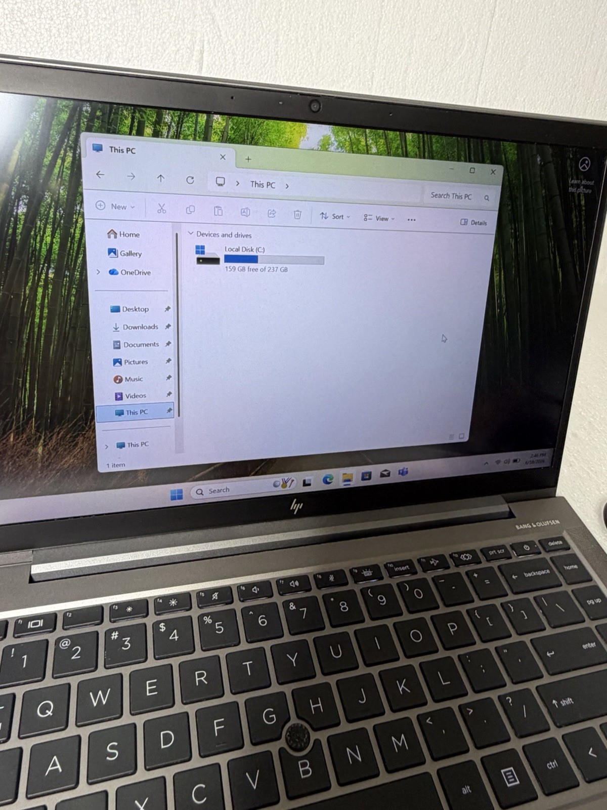 HP ZBook Firefly 14 G8 14″ Core i5-1135G7 256GB 16GB Win 11 Pro W/ AC adapter