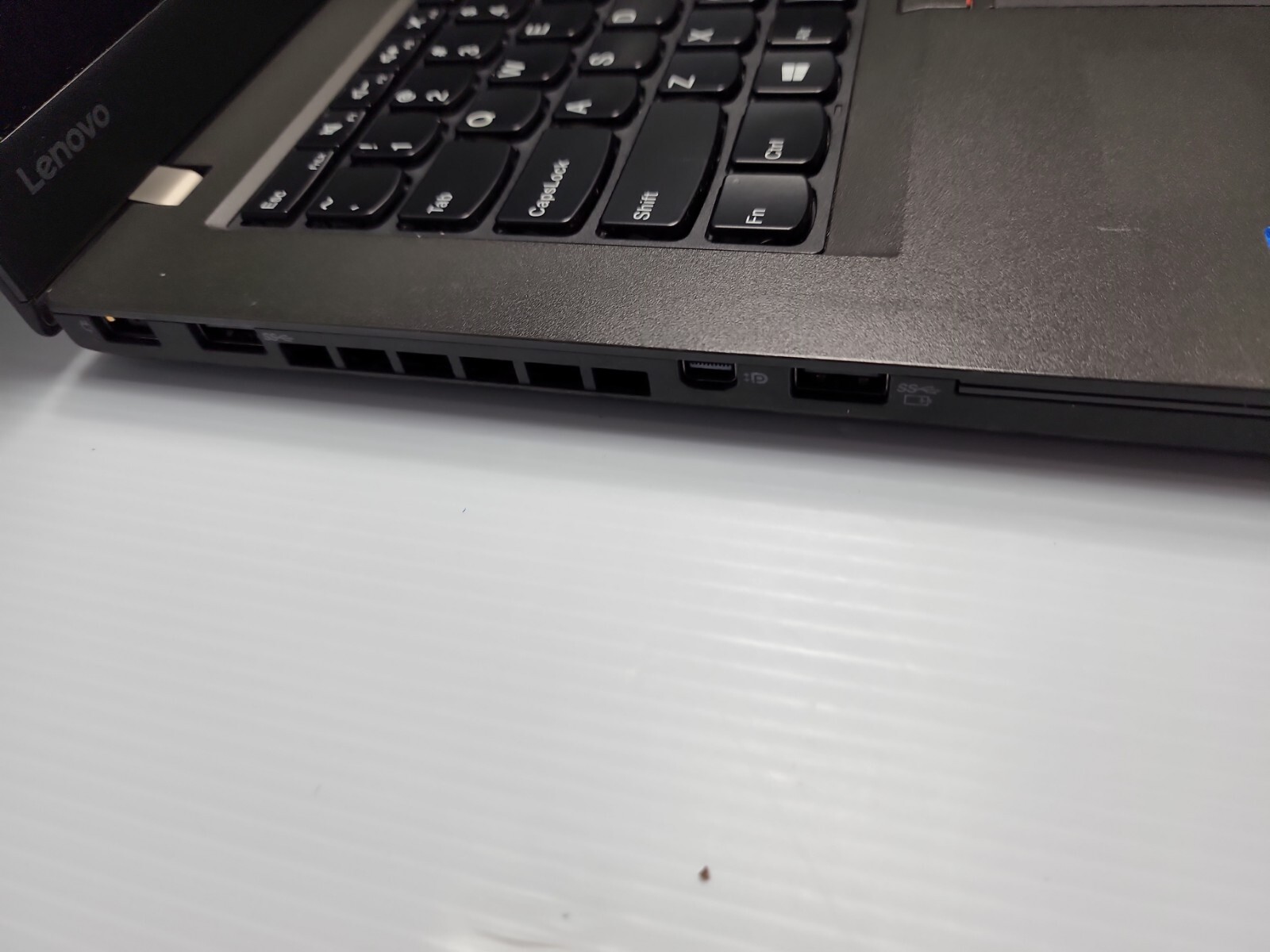 LENOVO T460 14in I5 BROKEN SCREEN AS IS NO HDD/BATTERY #N3