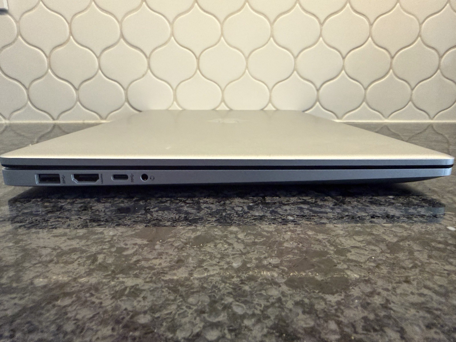 HP Laptop 17-cn2xxx. Intel(R) Core(TM) i5-1235U. 12Gb RAM. 500Gb NVMe SSD. Works