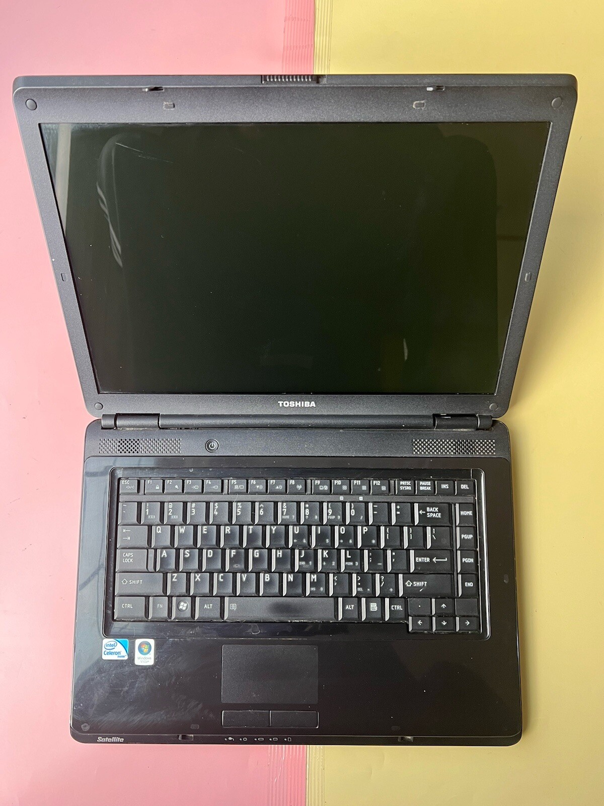 TOSHIBA SATELLITE L305-S5957 Intel Celeron Dual 3GB RAM 320GB HDD LINUX