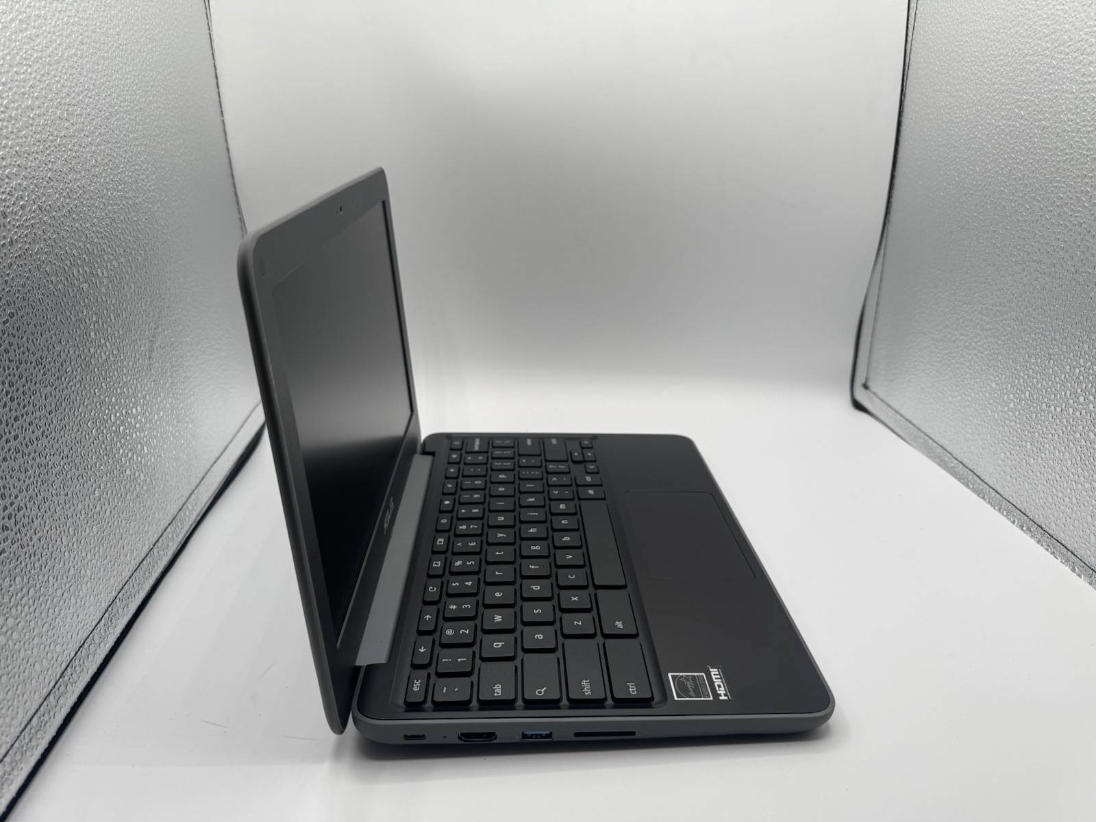 Asus C203x Chromebook 1.6GHz 4GB RAM 16GB SSD 11.6″ HDMI Chrome OS with Charger